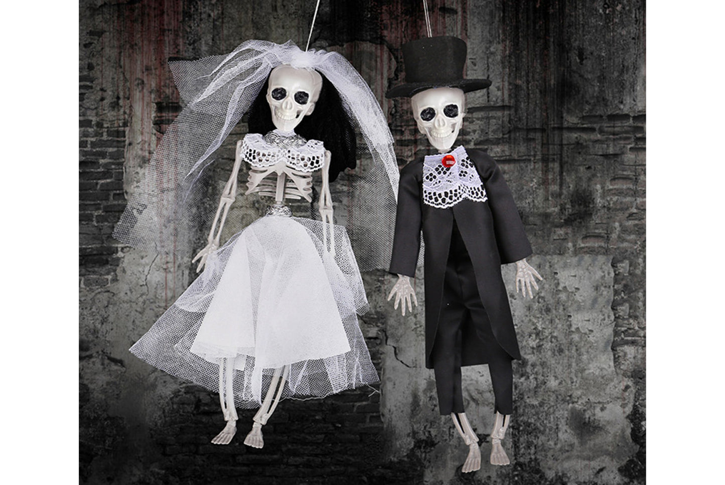 **Haunted House Halloween Skeleton Bride and Groom Hanging Ornament**