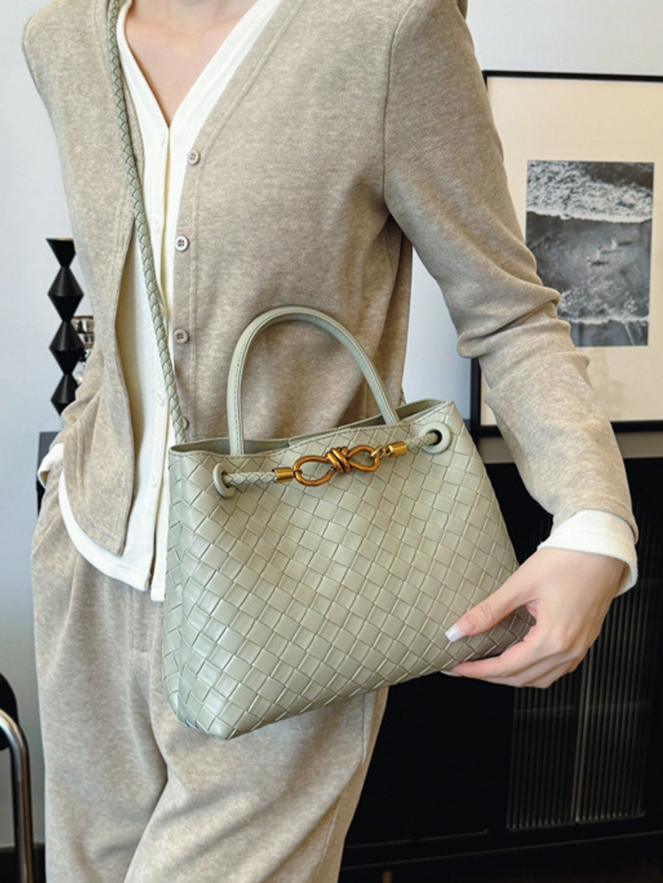 Fashionable and versatile large-capacity woven handbag