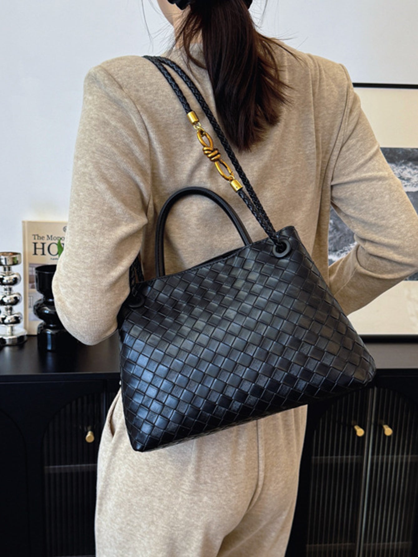 Fashionable and versatile large-capacity woven handbag