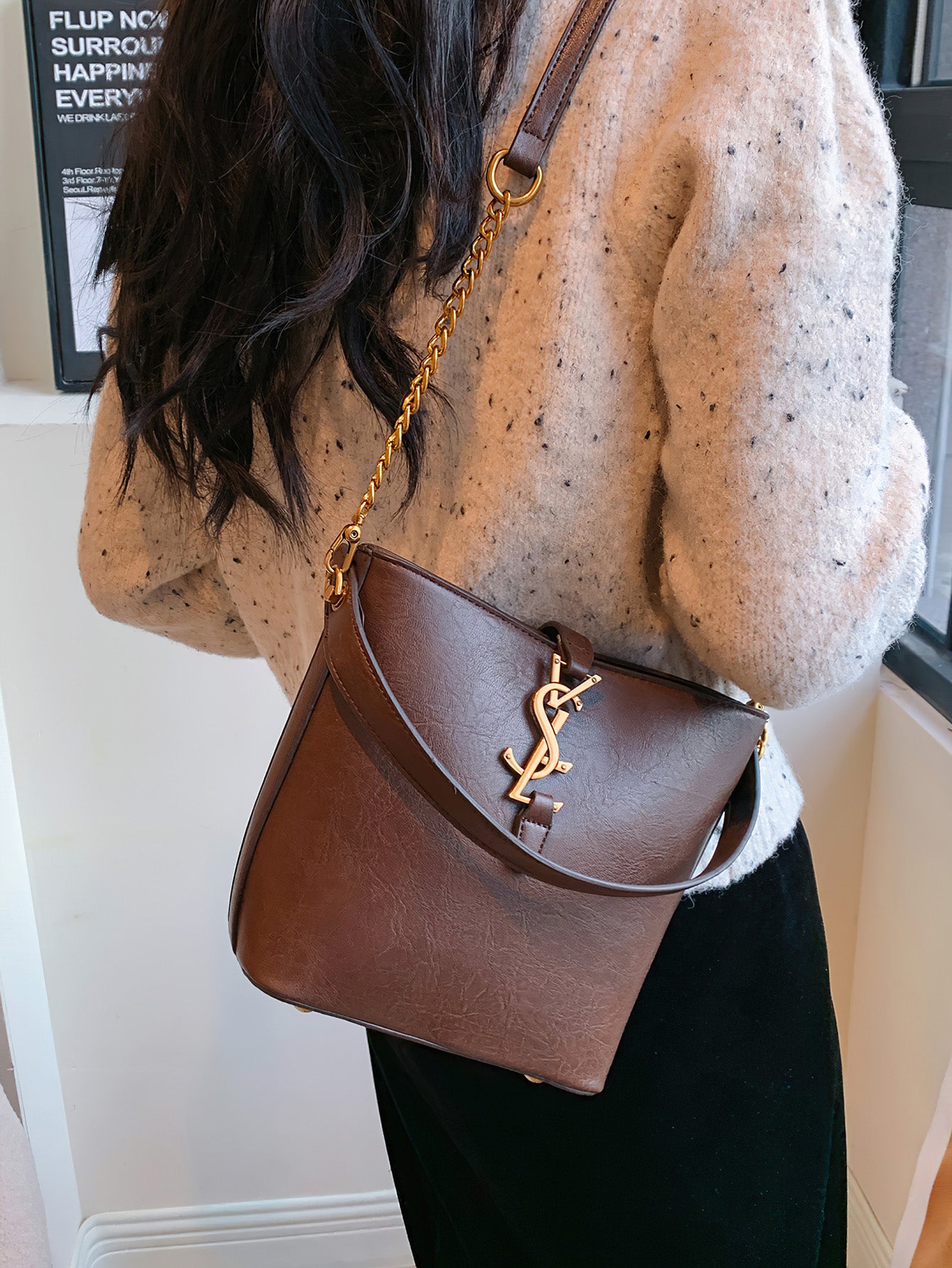 Elegant French-Inspired Magnetic Bucket Bag - 2 Colors
