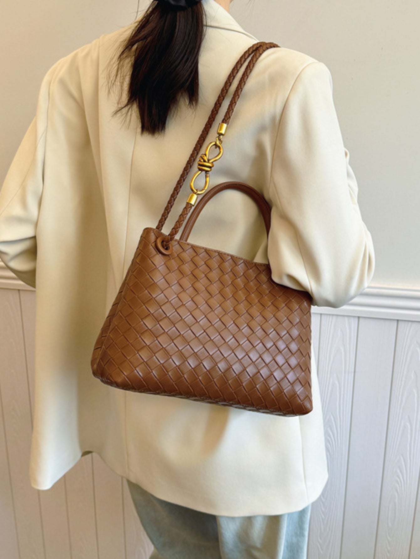 Fashionable and versatile large-capacity woven handbag