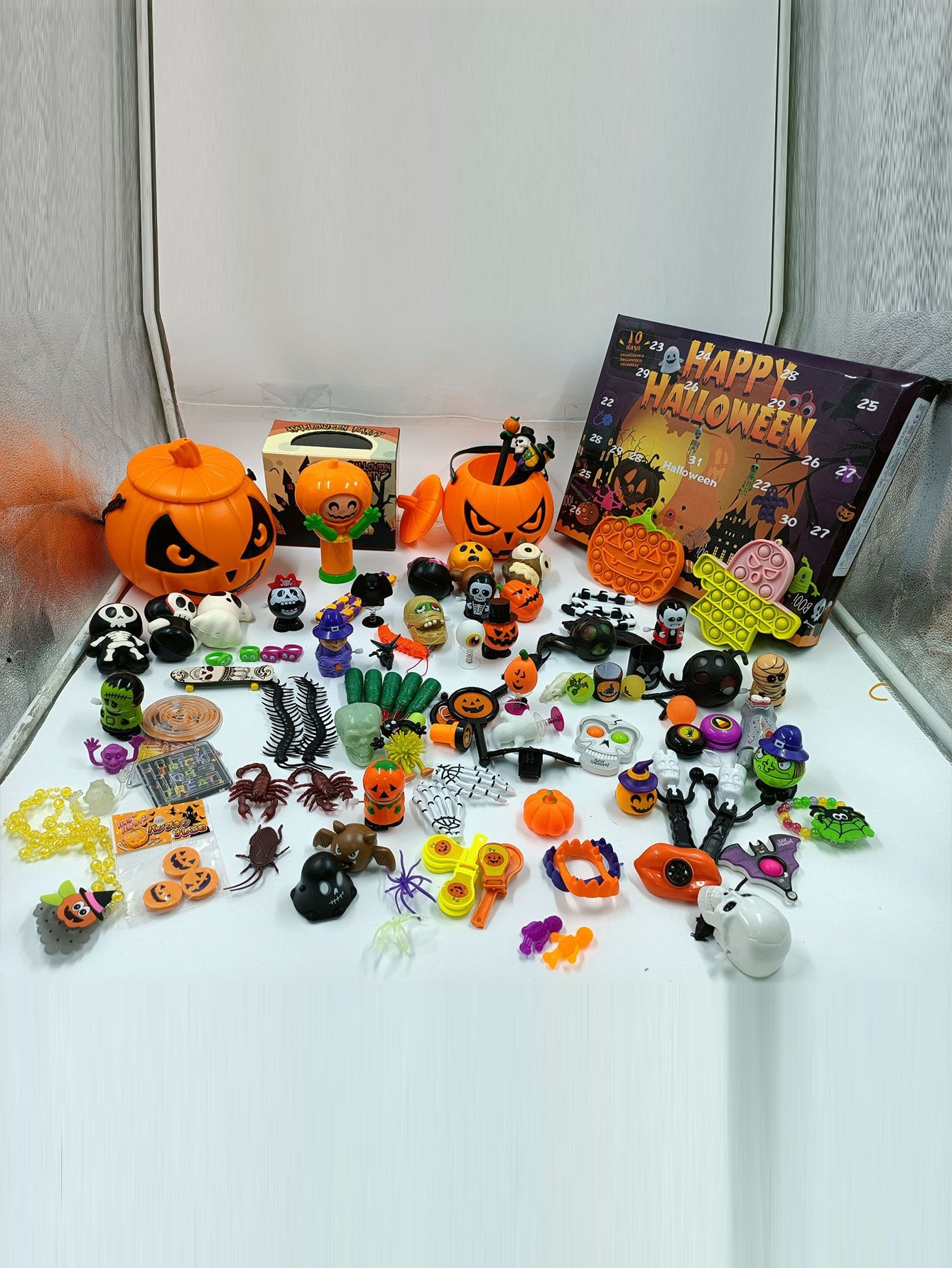 Halloween Squeeze Blind Box - 24 soft