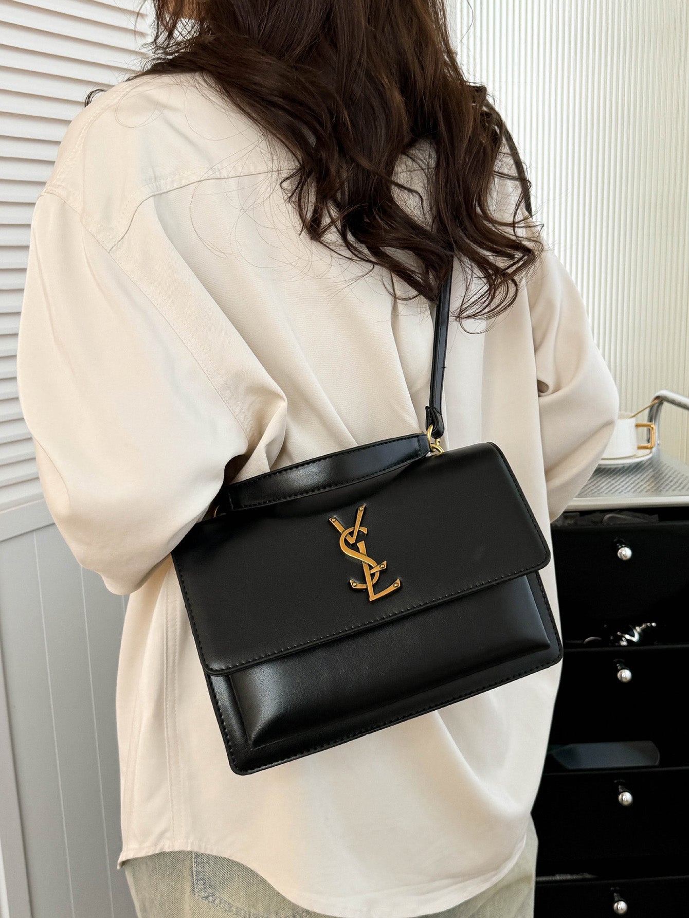Vintage Letter Bags – Wholesale Crossbody & Shoulder Bags - 5 Colors