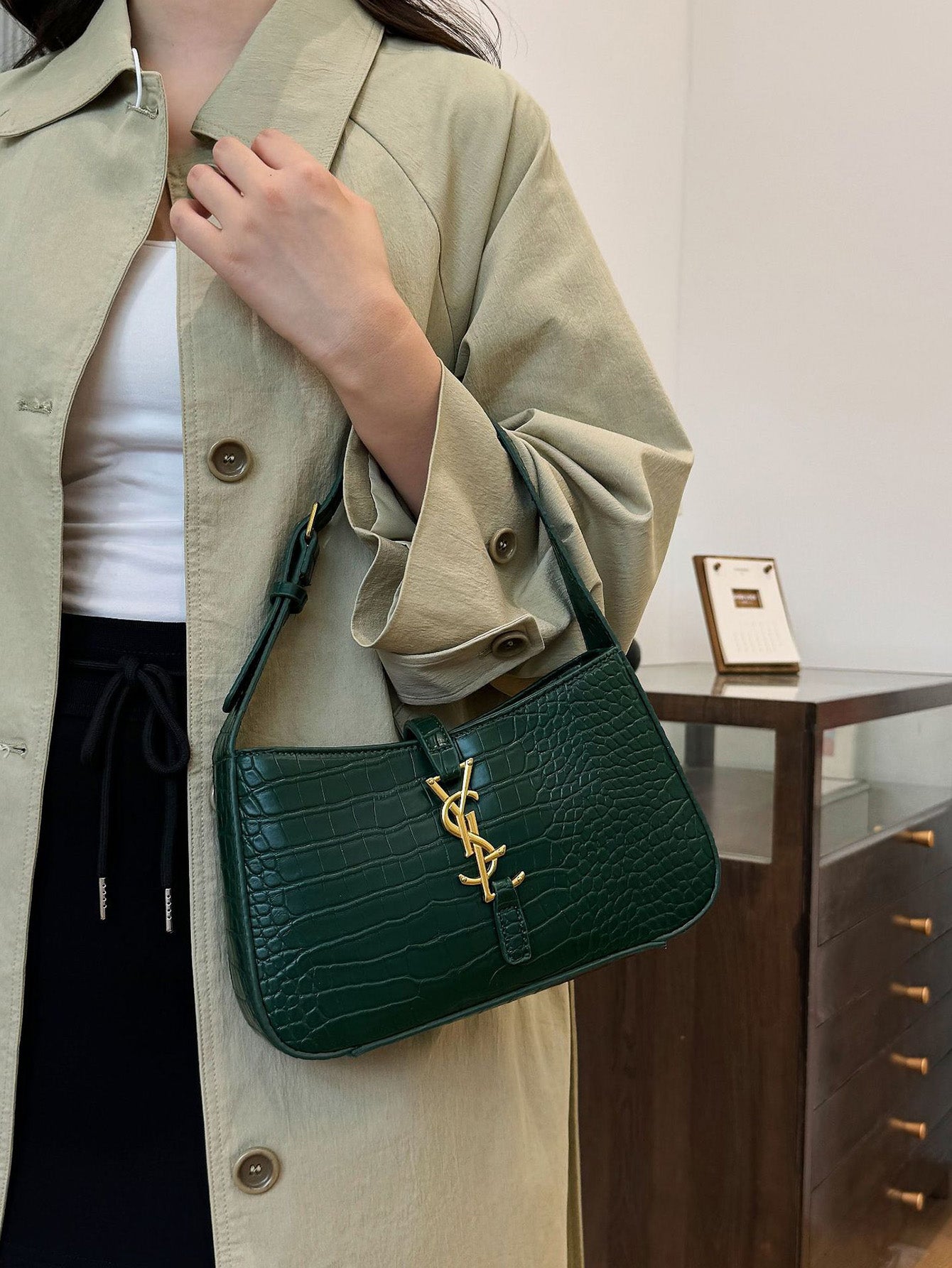 Chic Croc-Textured Underarm Bag – Trendy & Versatile - 8 Colors