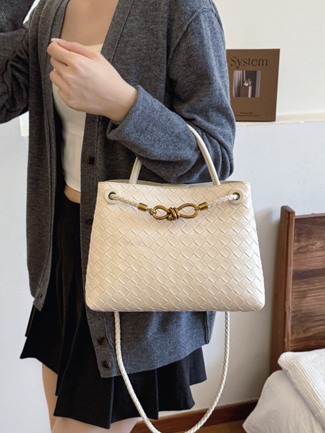 Fashionable and versatile large-capacity woven handbag