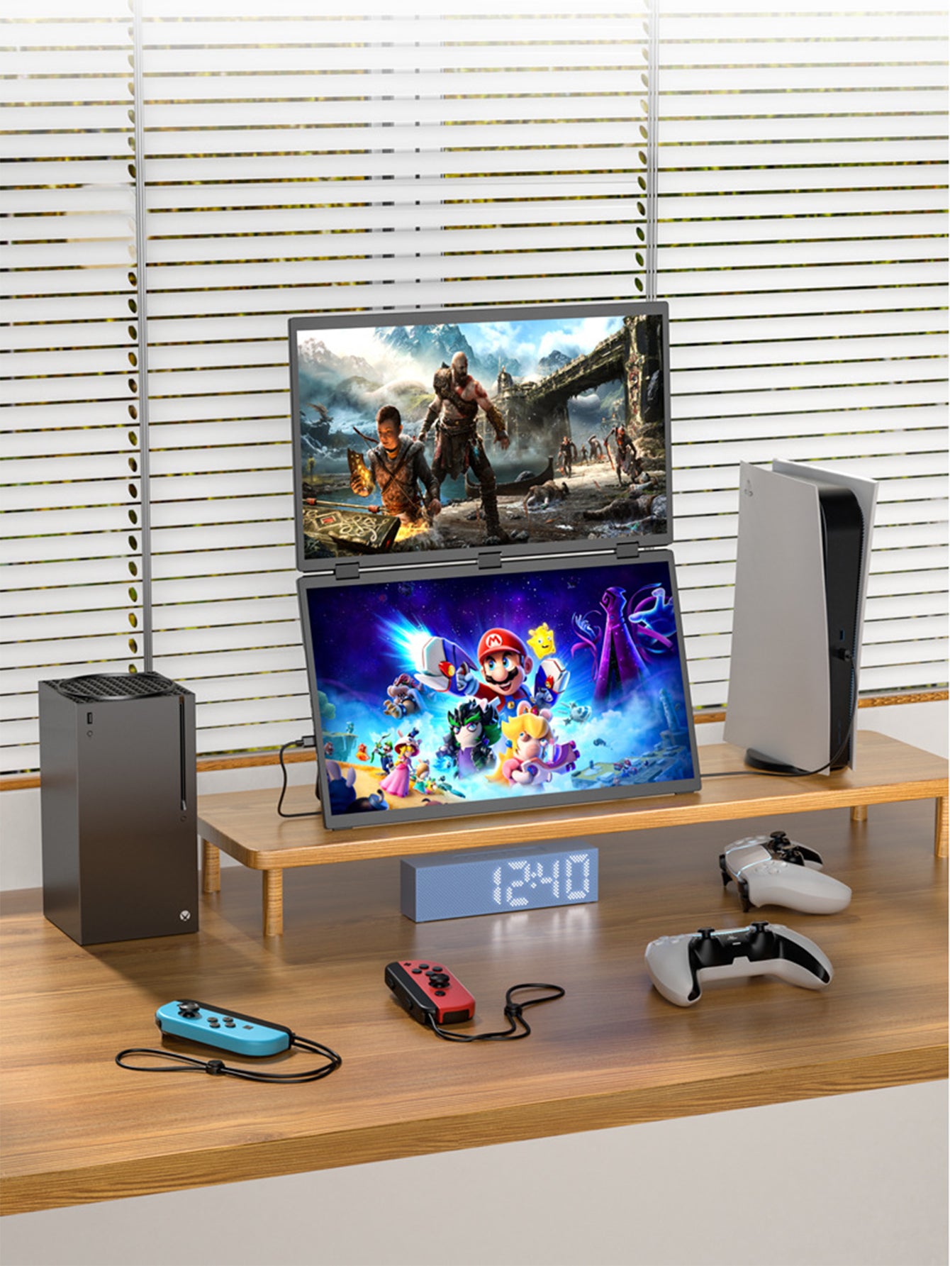 Touchscreen portable displa