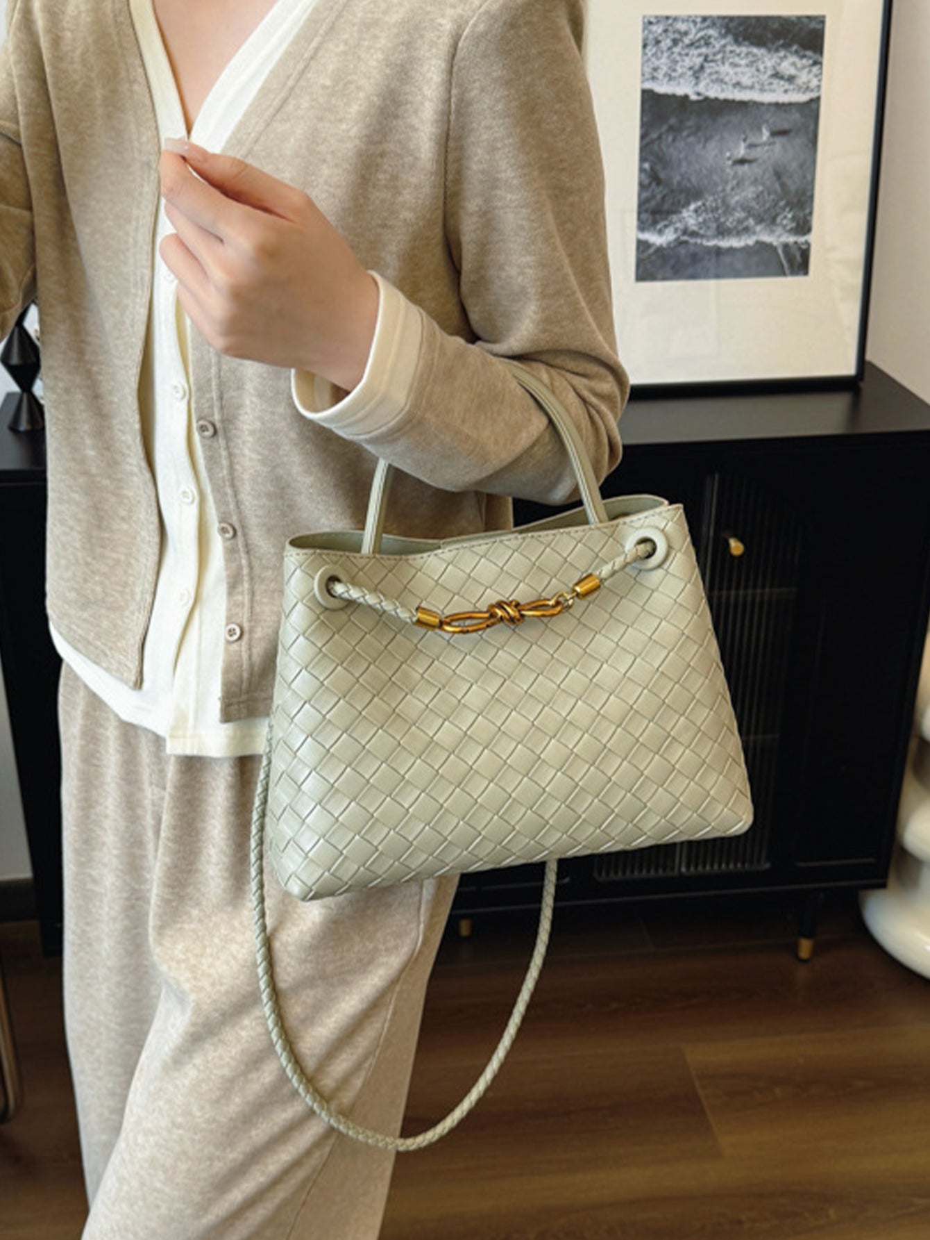 Fashionable and versatile large-capacity woven handbag