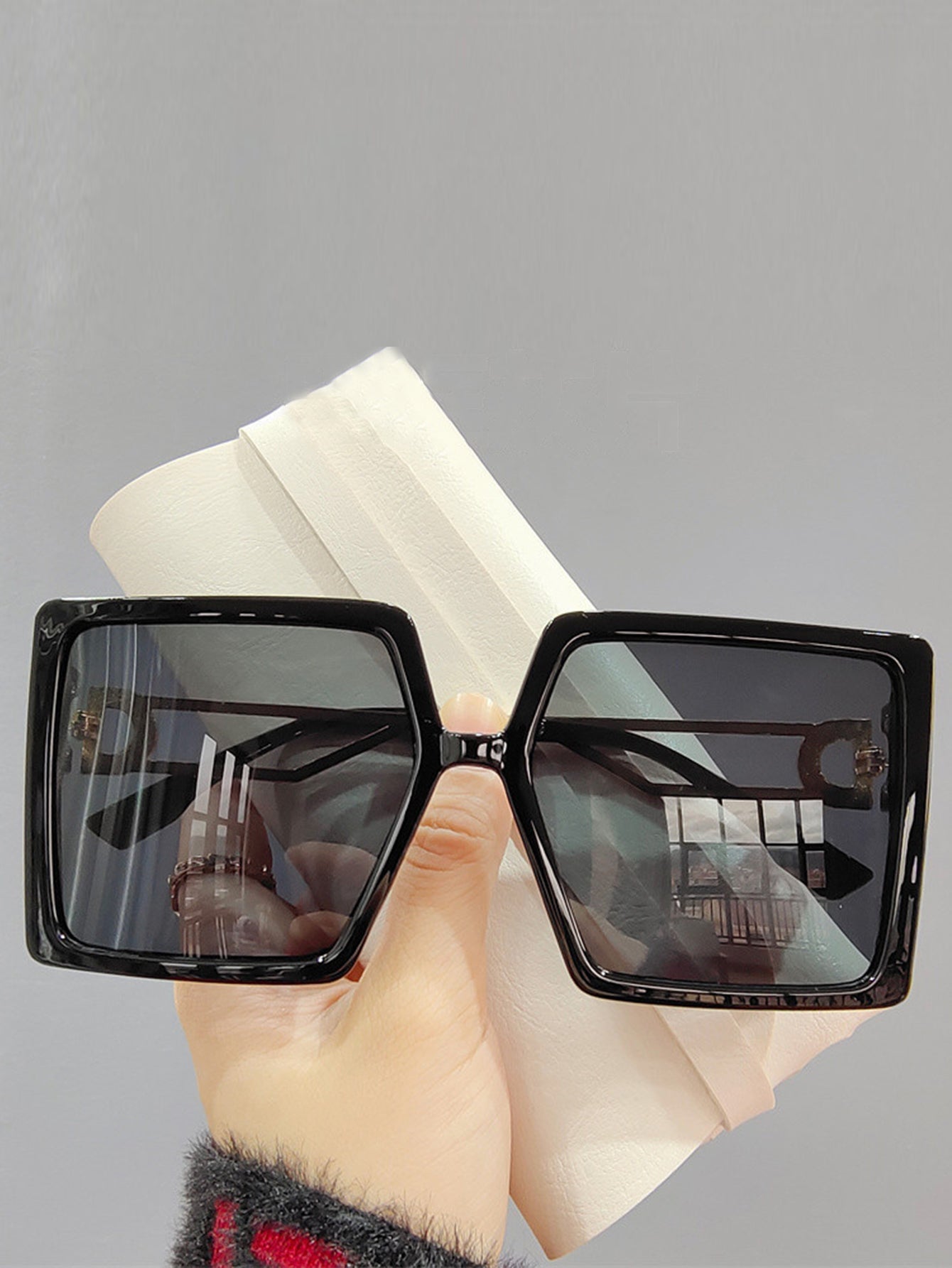 Oversized frame women's sunglasses