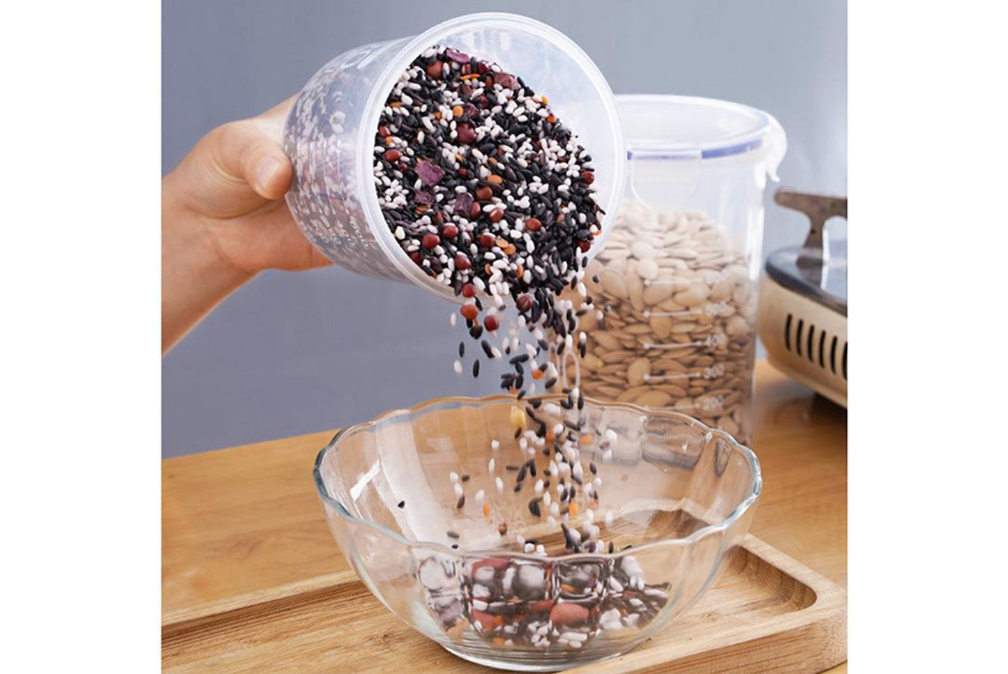 Sealed storage can set