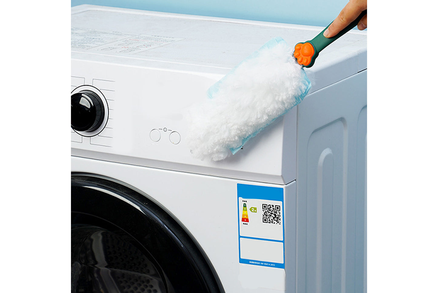 Household electrostatic duster