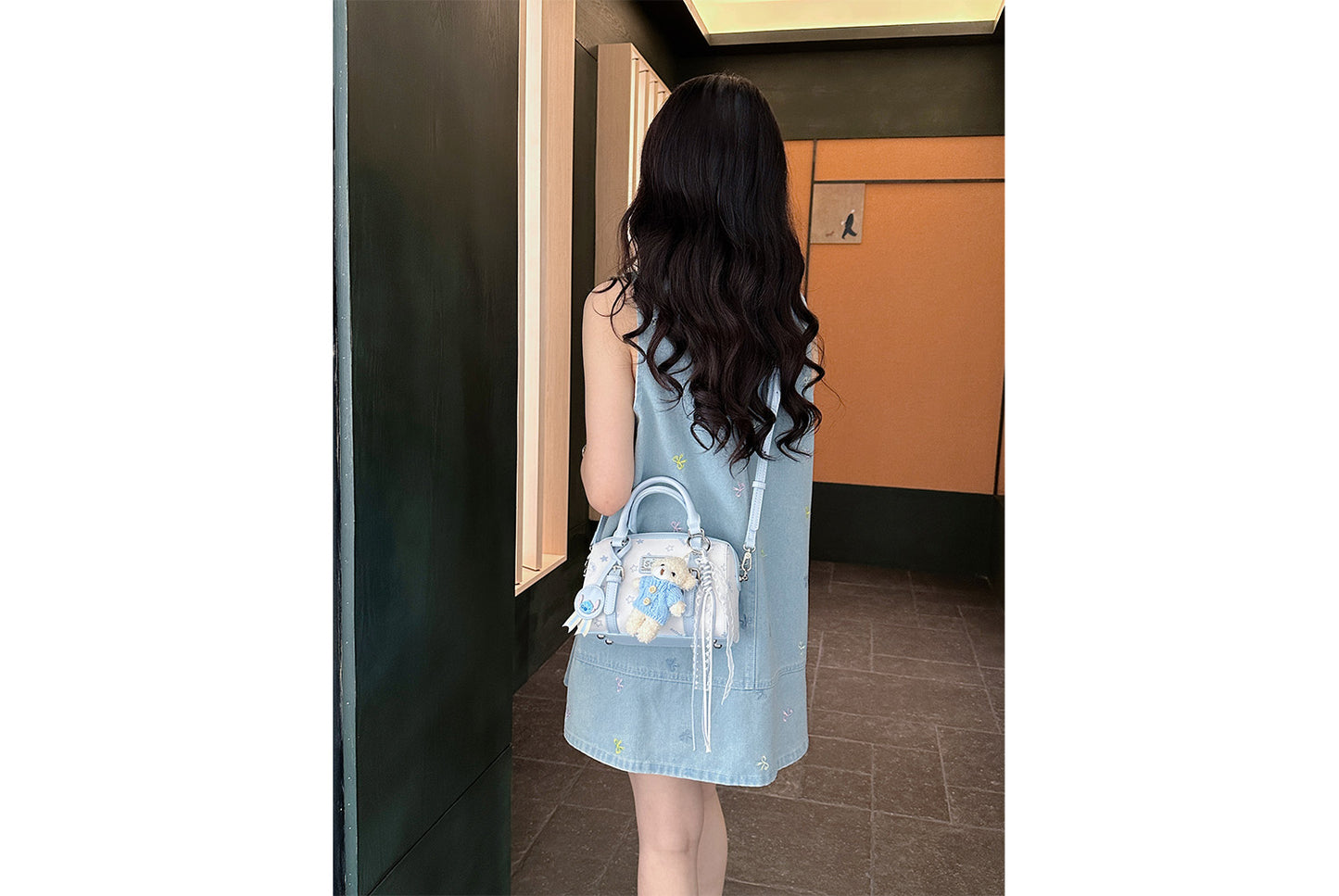 Stitch Boston Pillow Bag