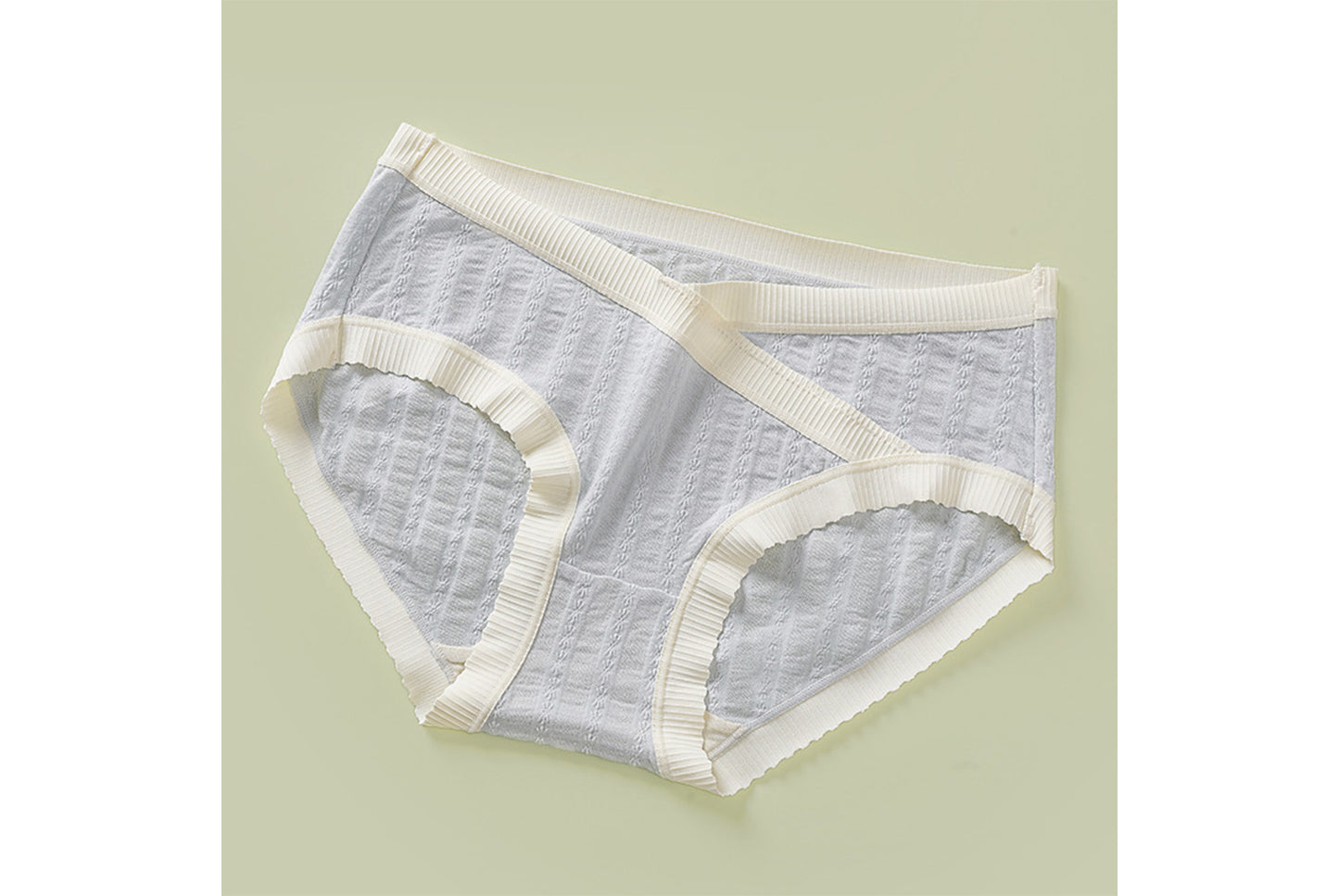 **Comfortable, Breathable, Low-Rise, Large-Size Seamless Maternity Briefs**