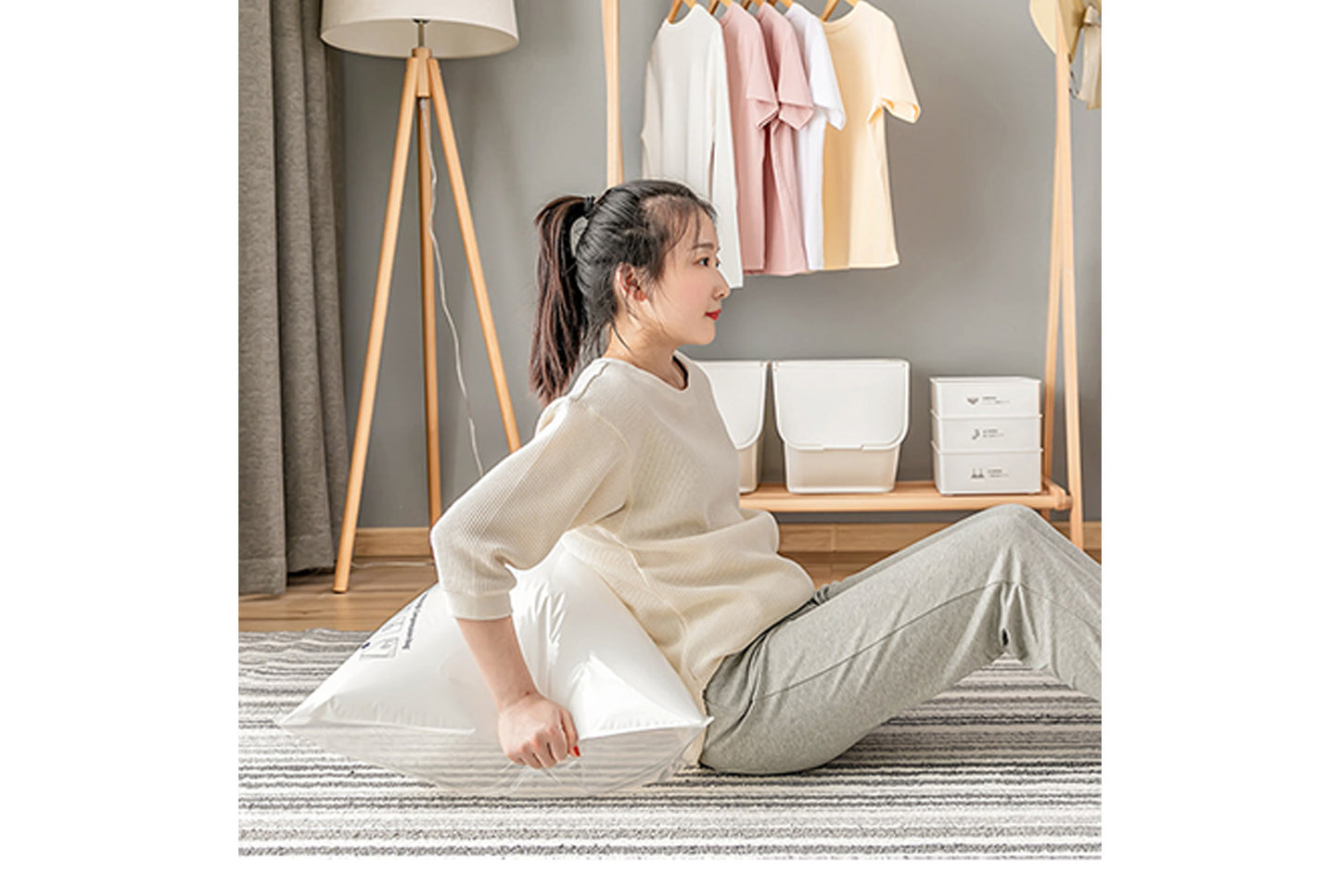 **Vacuum Compression Storage Bags (Large/Extra Large + Vacuum Pump Optional)**