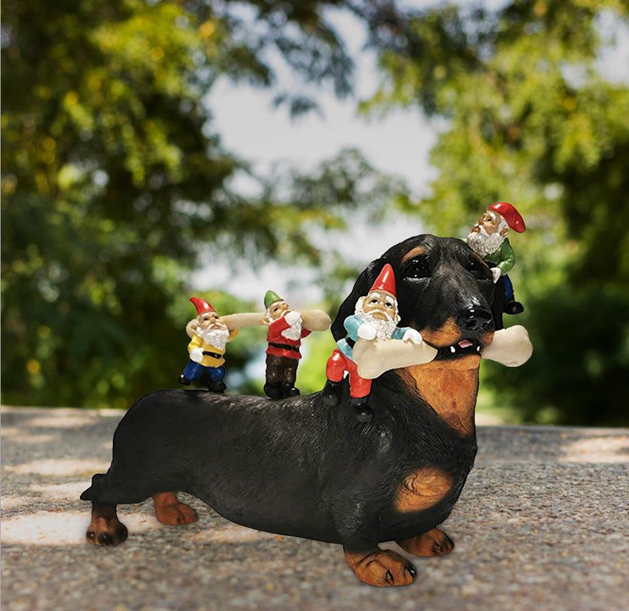 **Resin Dachshund Eating Bone Statue for Garden Decoration**
