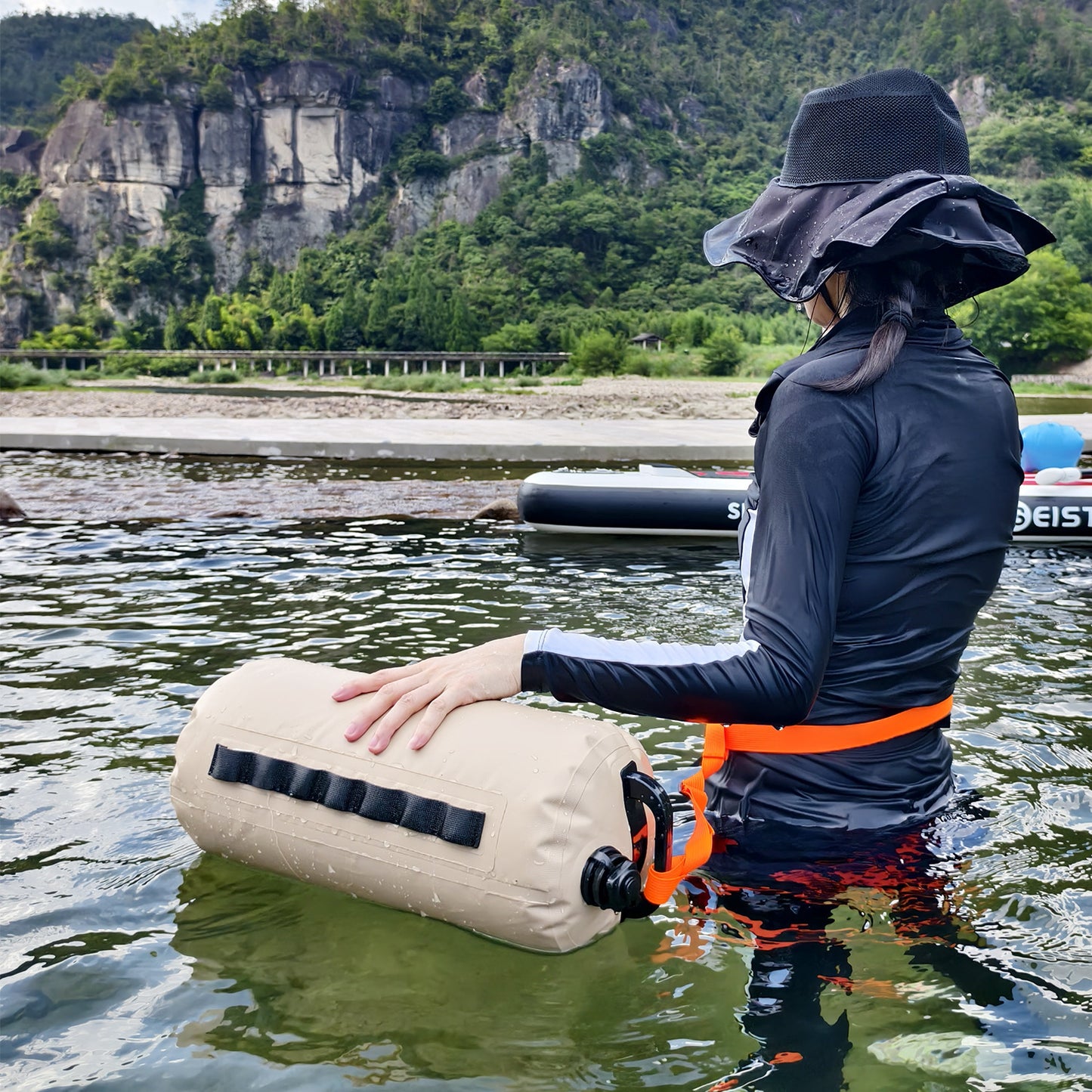 # Multifunctional Outdoor Water Bladder