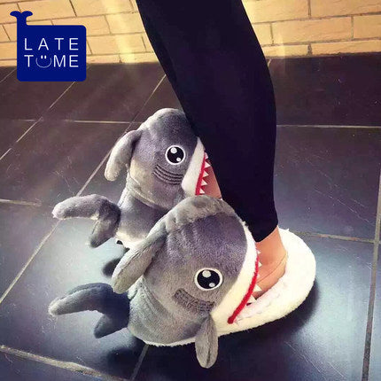 Three-dimensional shark slippers
