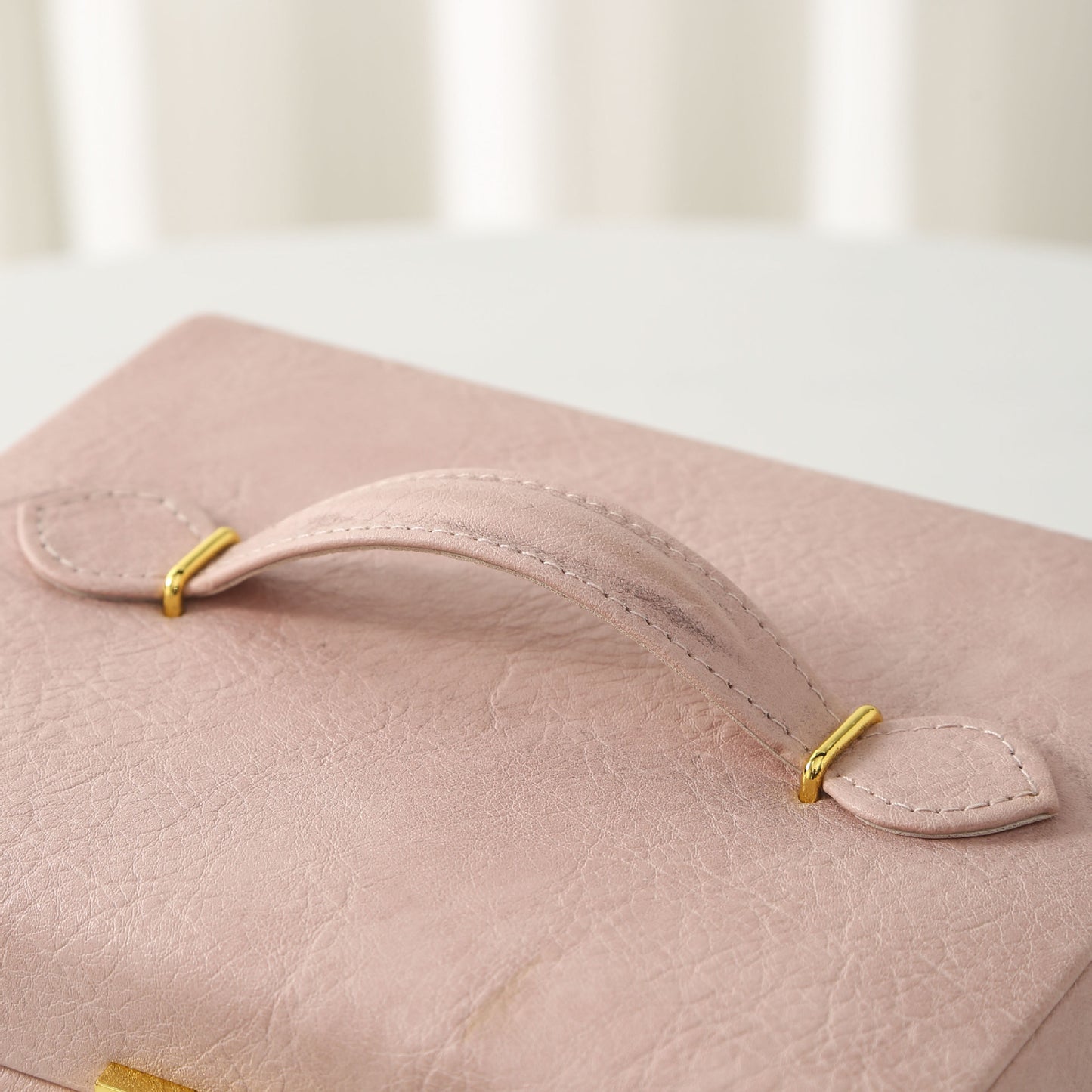 **4-Layer Handheld LED Makeup Mirror Jewelry Organizer**