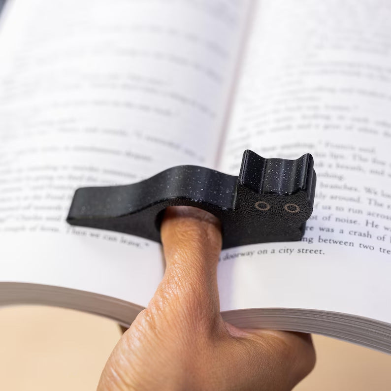 Black Cat Thumb Bookmark Holder