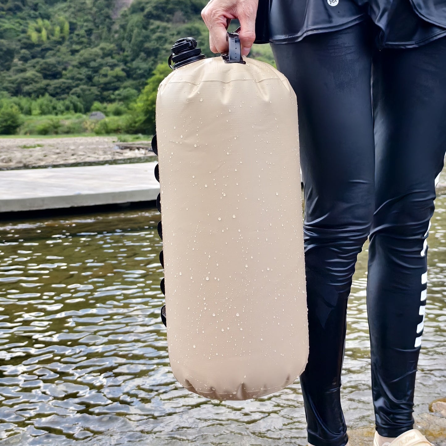 # Multifunctional Outdoor Water Bladder