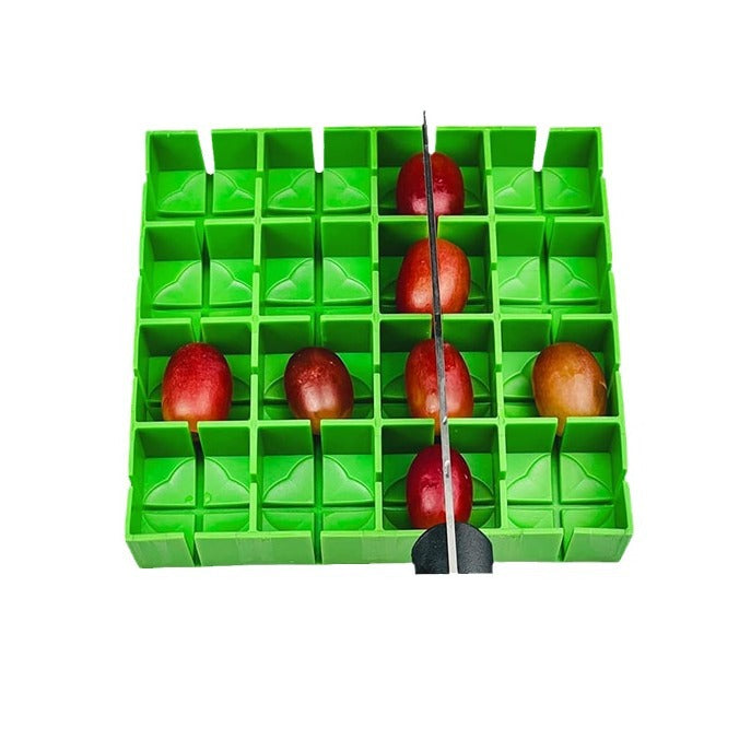 16-Compartment Quarter Fruit and Vegetable Cutter