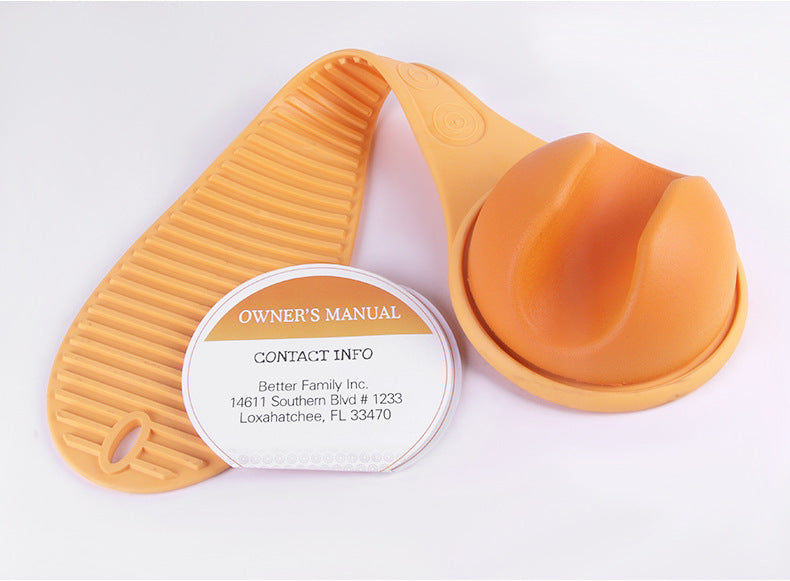 Hands-free silicone bottle holder for breastfeeding