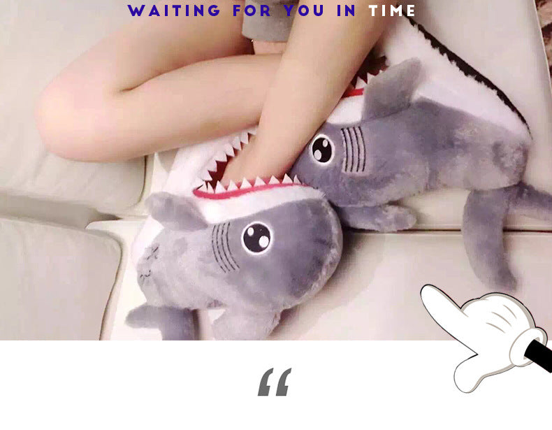 Three-dimensional shark slippers