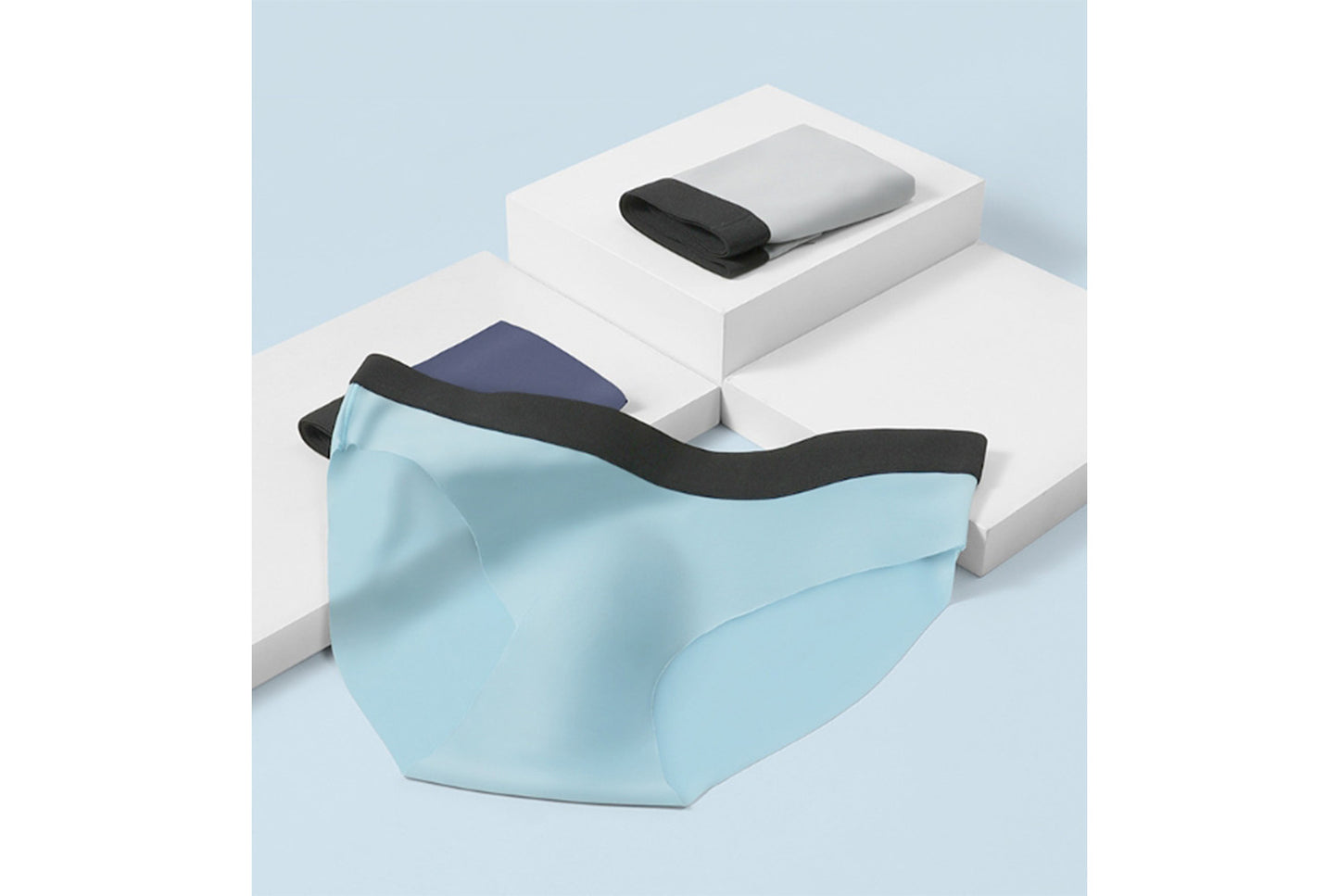 **Men's Ice Silk Seamless Breathable Briefs**