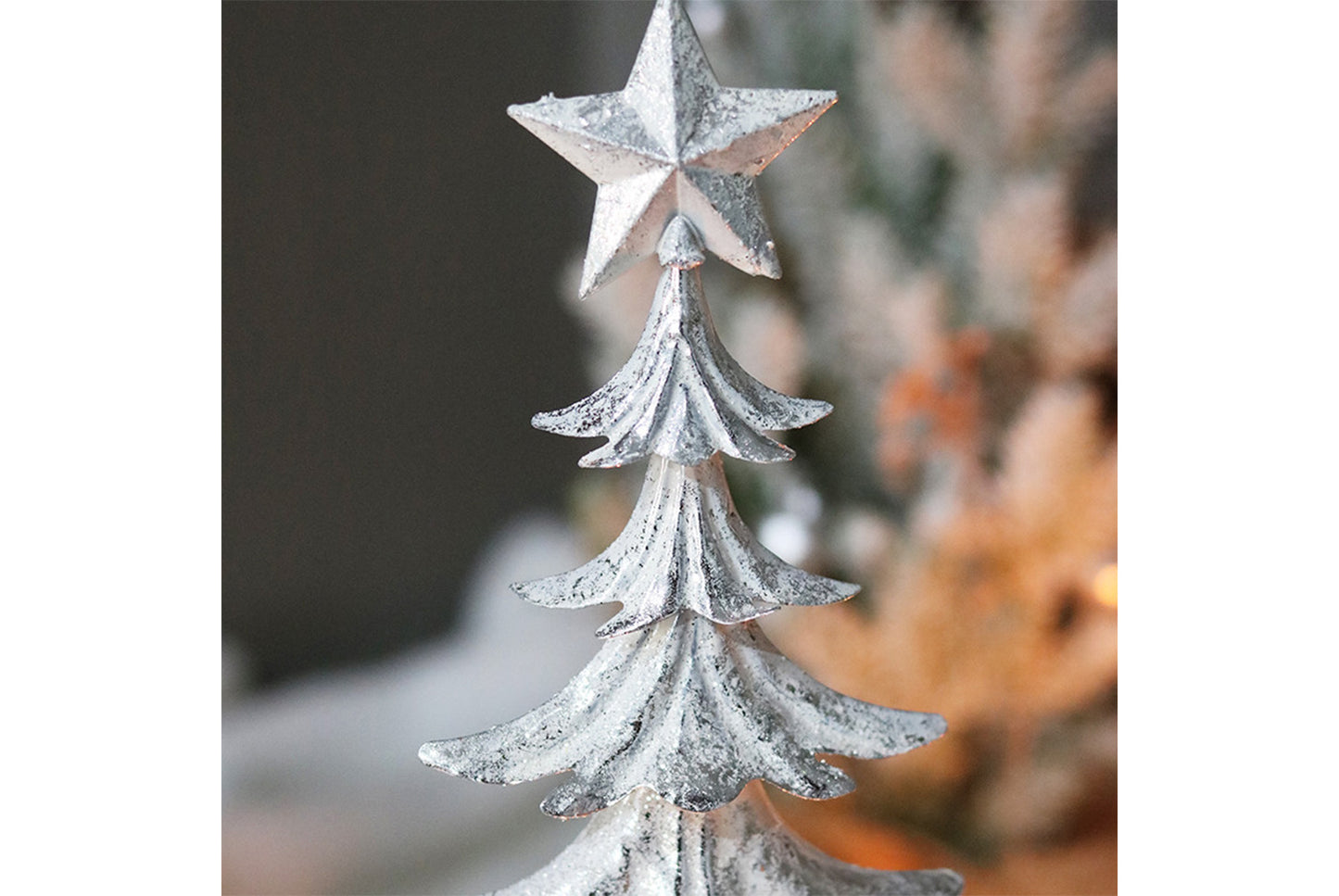 **Wrought Iron Christmas Candle Holder Ornament**