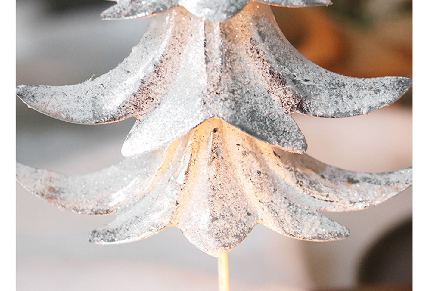 **Wrought Iron Christmas Candle Holder Ornament**