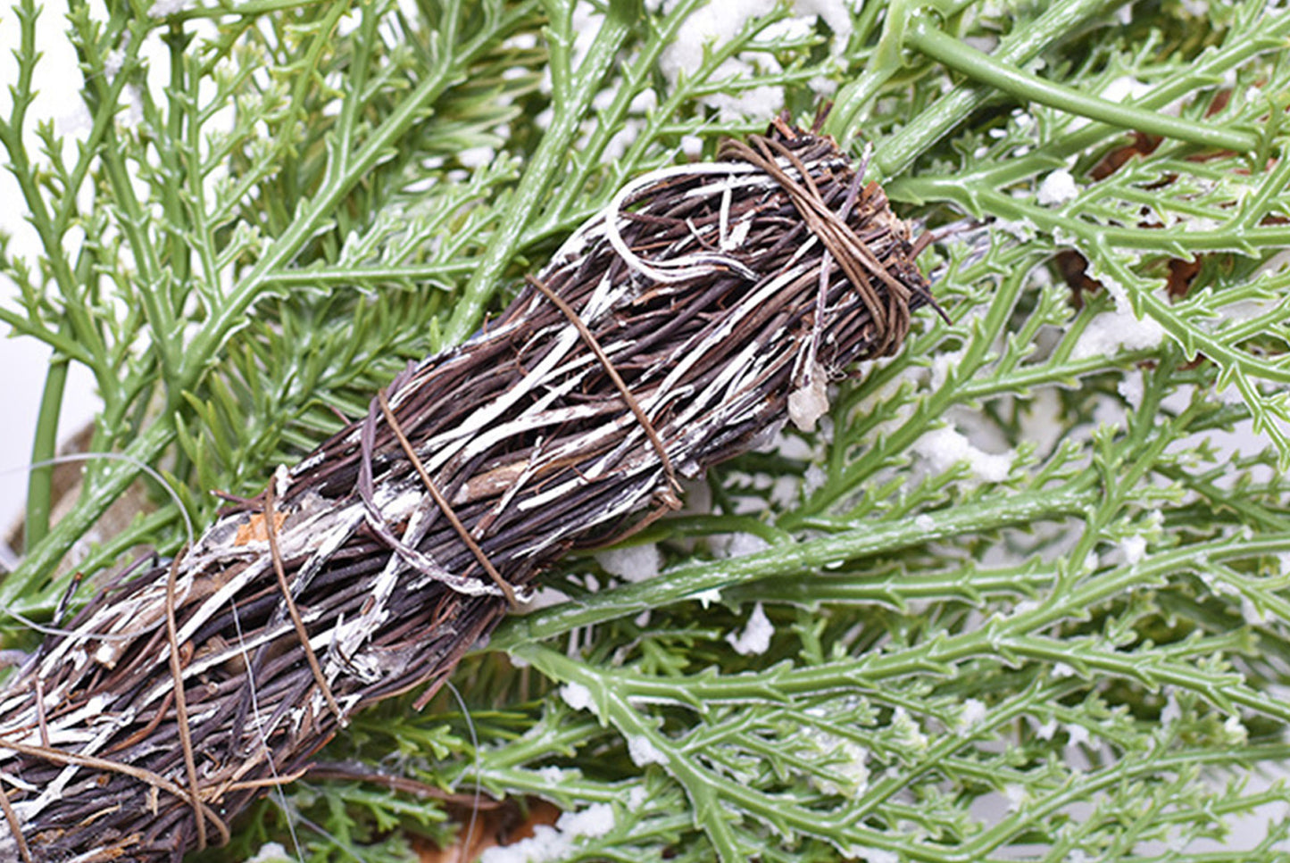 50cm PE Venetian Snow Horn Wall Hanging