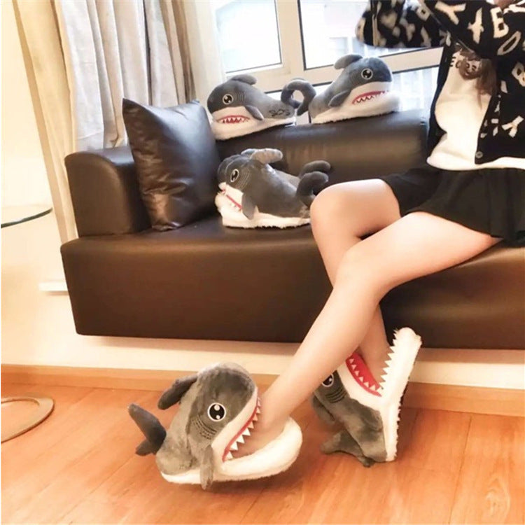 Three-dimensional shark slippers