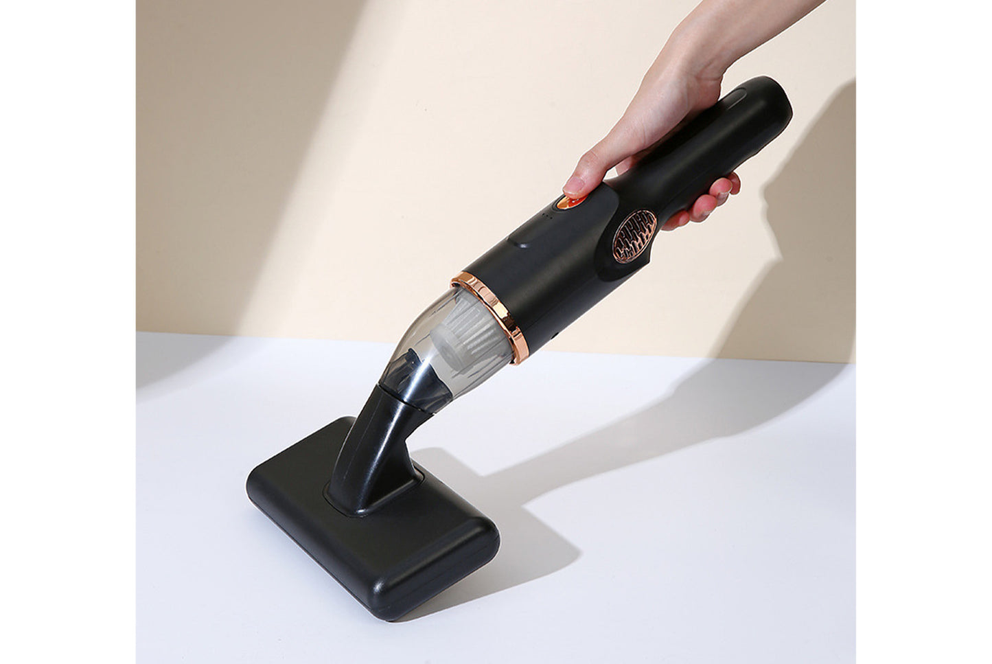 Handheld cordless vacuum cleaner