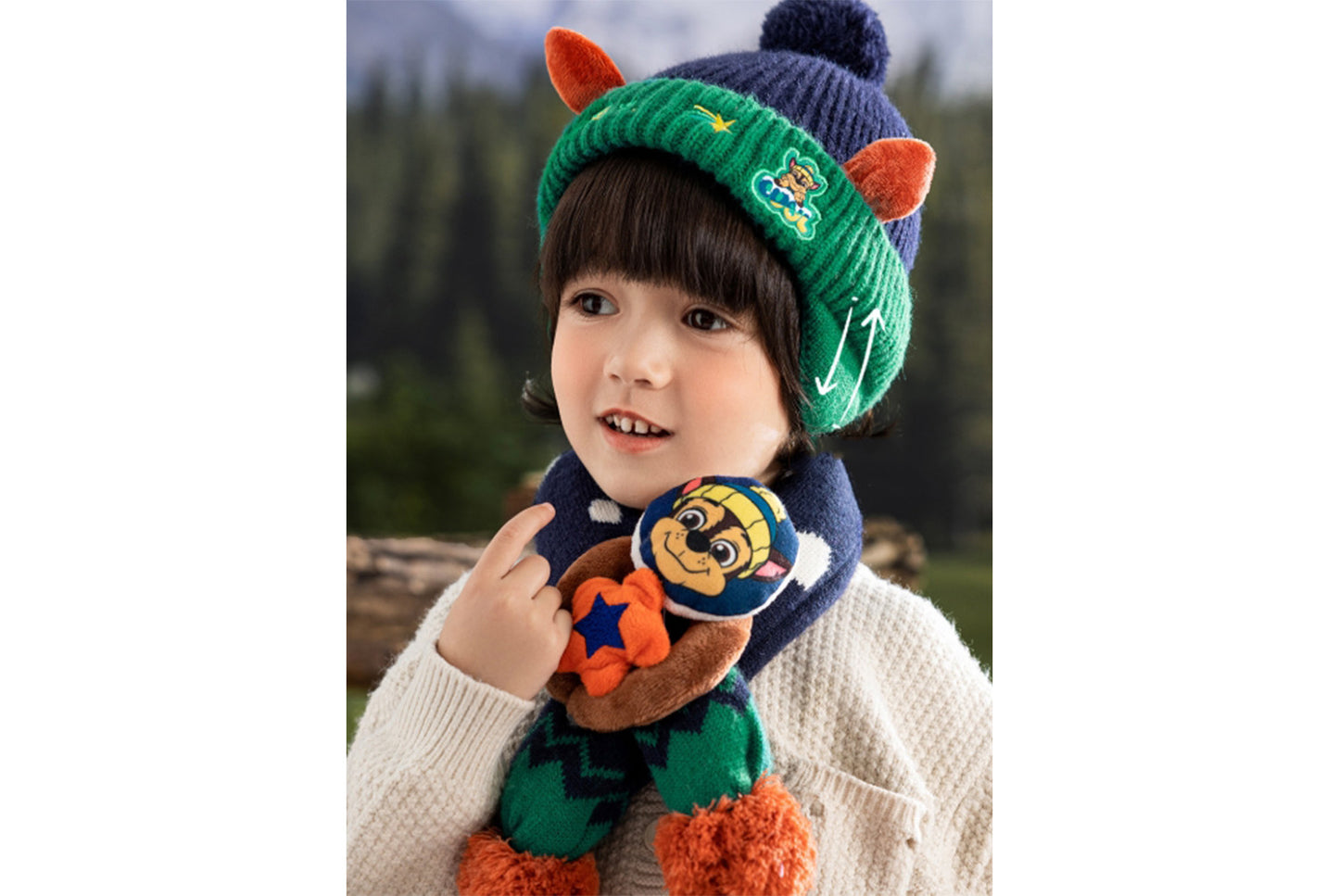 **Children's Hat and Scarf Two-Piece Set**