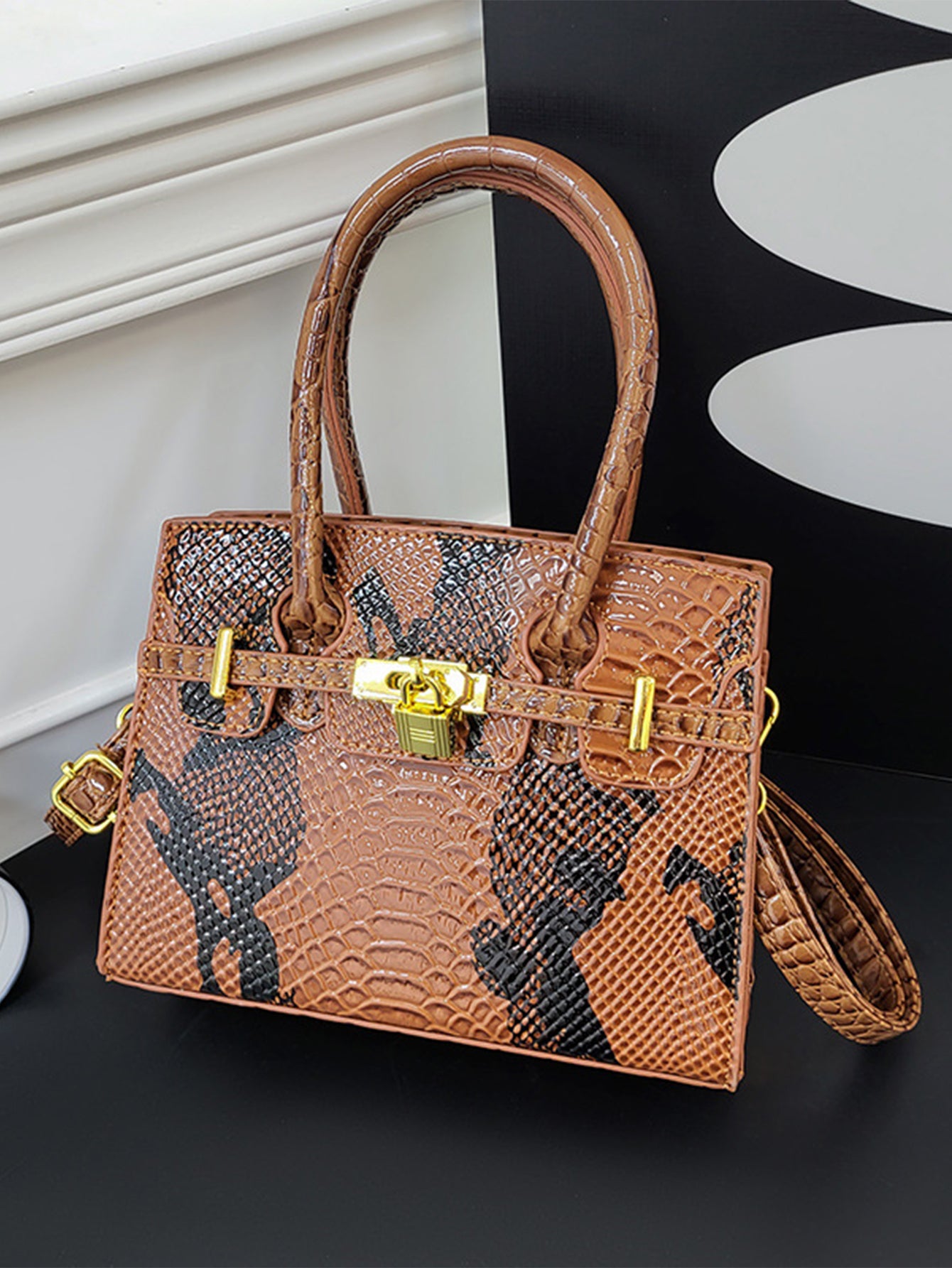 Simple and light luxury Large capacity crocodile pattern handbag