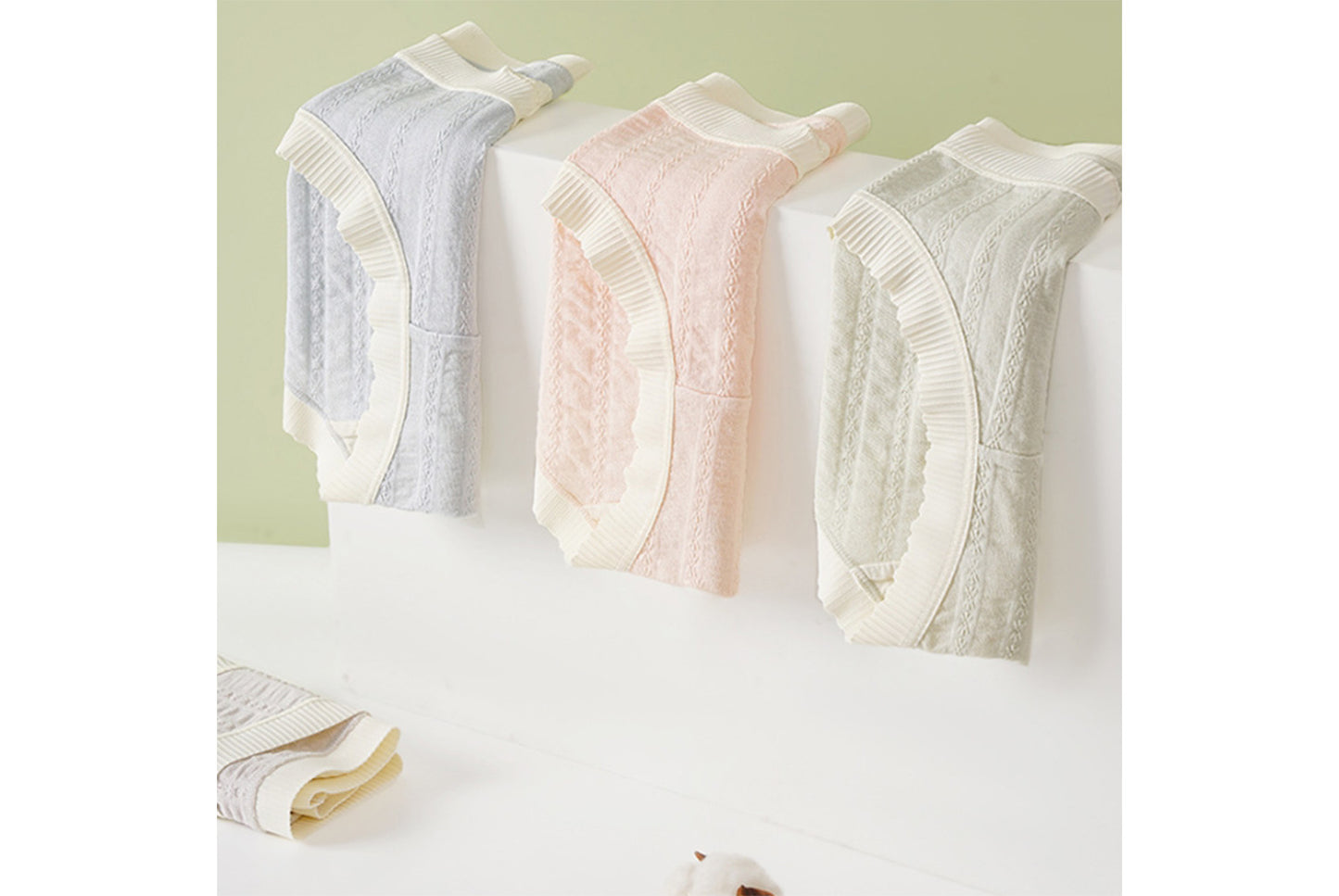 **Comfortable, Breathable, Low-Rise, Large-Size Seamless Maternity Briefs**