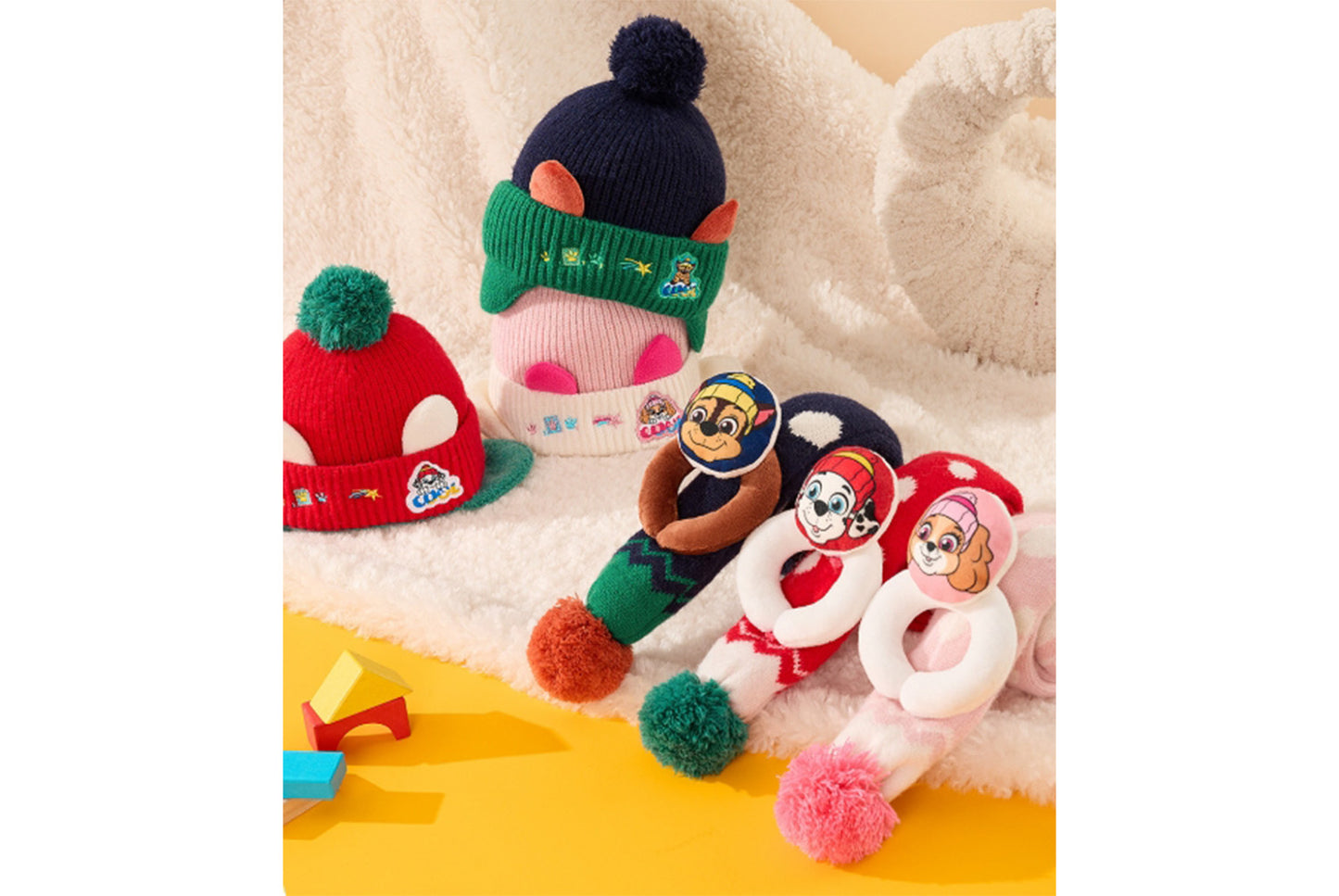 **Children's Hat and Scarf Two-Piece Set**