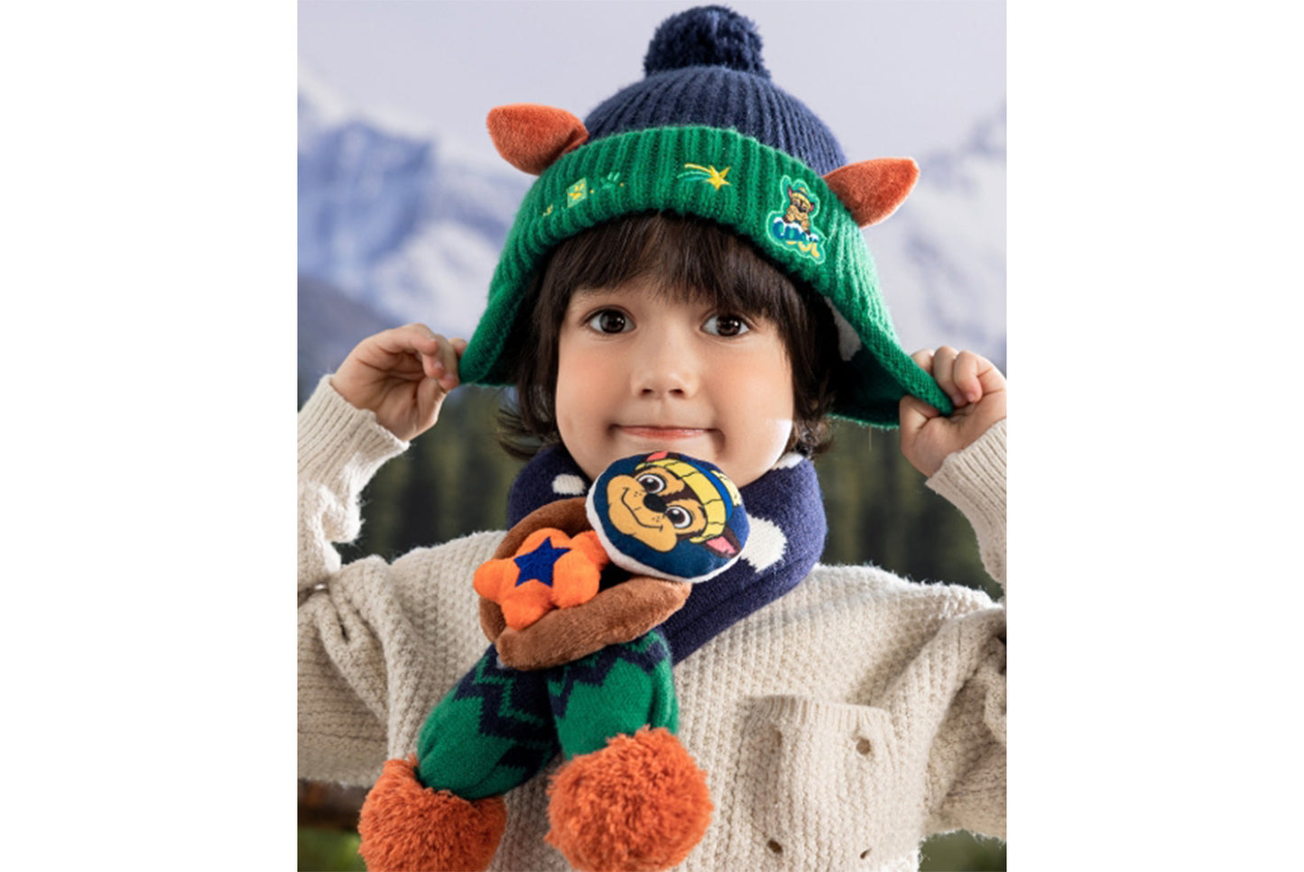 **Children's Hat and Scarf Two-Piece Set**