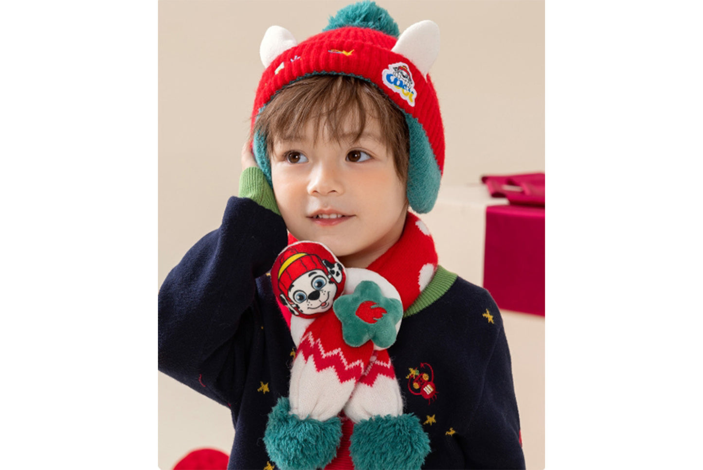 **Children's Hat and Scarf Two-Piece Set**