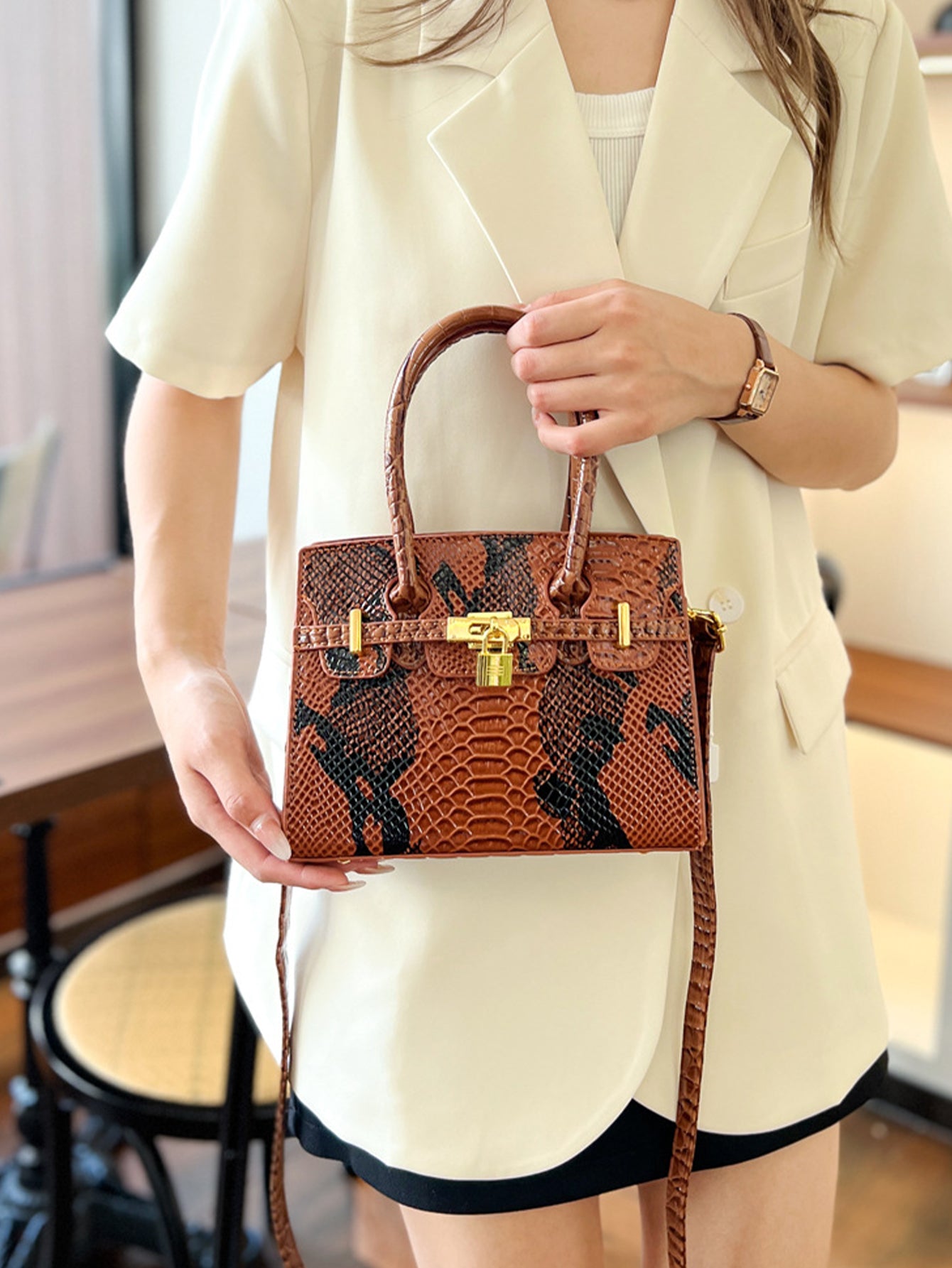 Simple and light luxury Large capacity crocodile pattern handbag