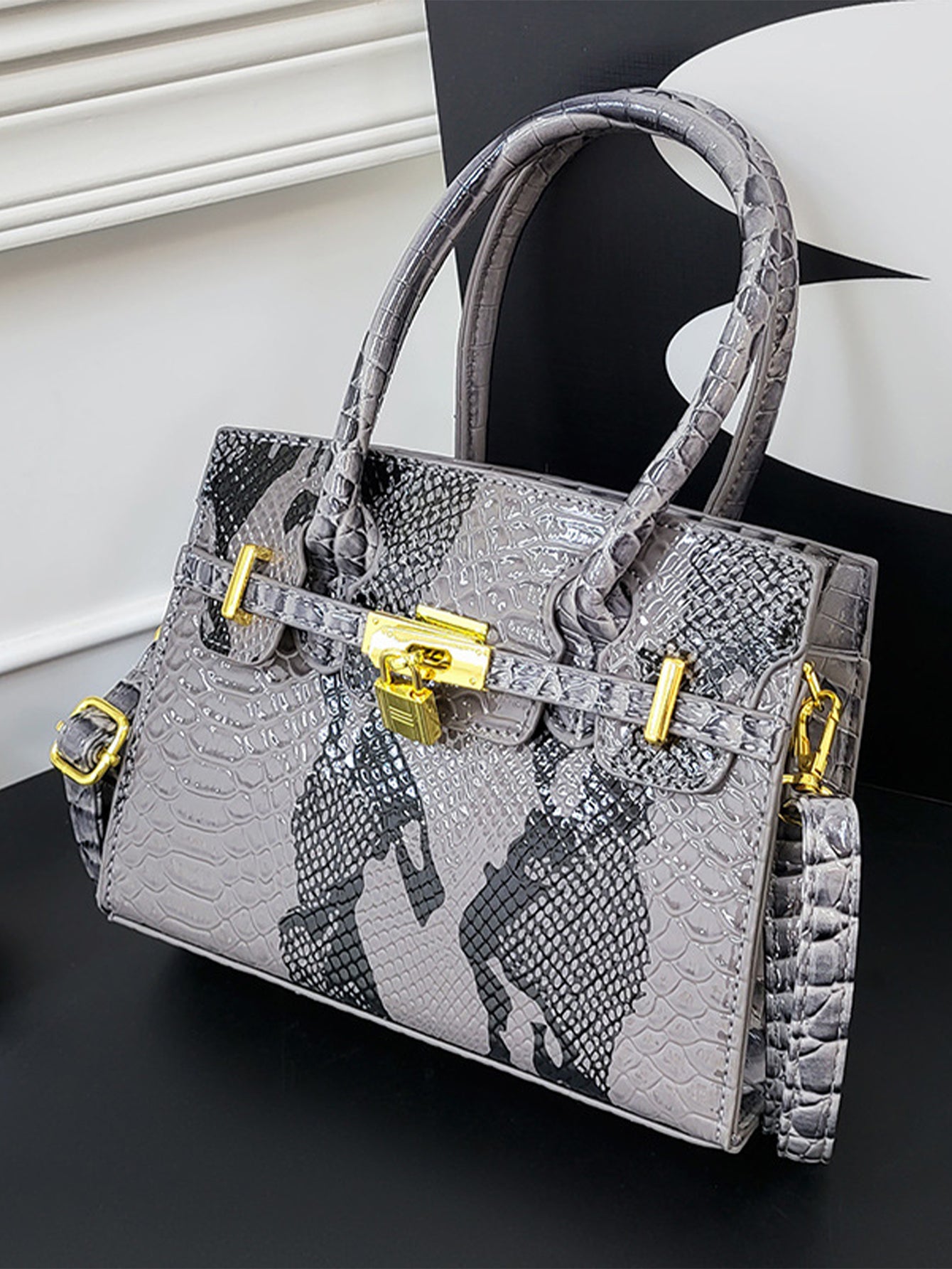 Simple and light luxury Large capacity crocodile pattern handbag