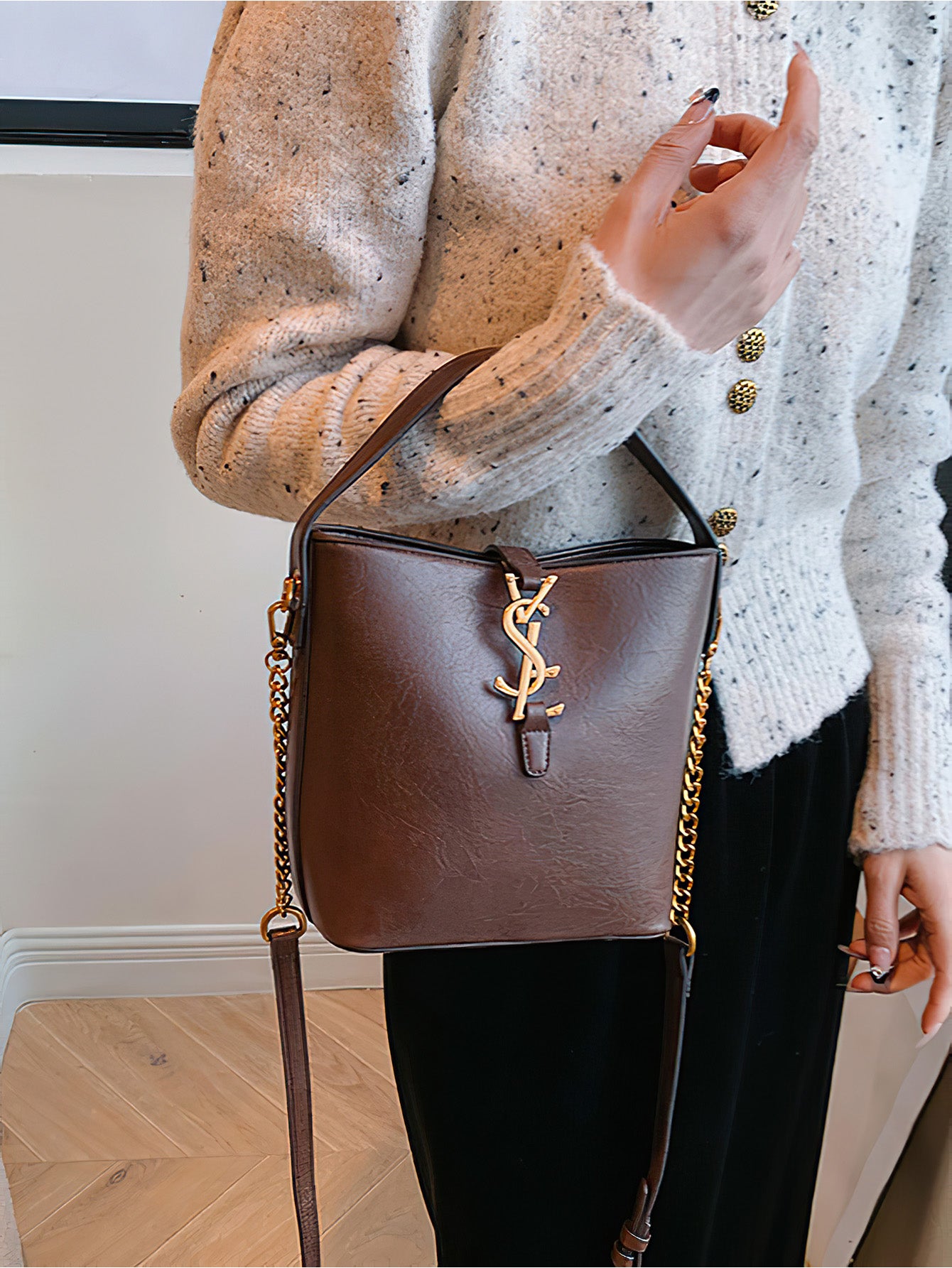 Elegant French-Inspired Magnetic Bucket Bag - 2 Colors