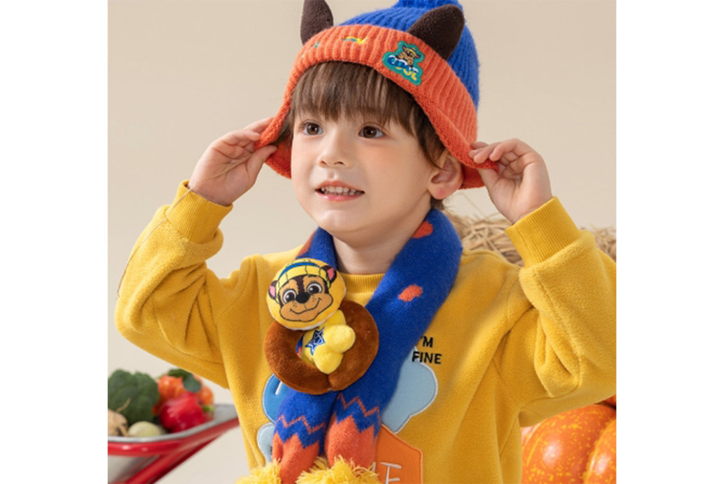 **Children's Hat and Scarf Two-Piece Set**