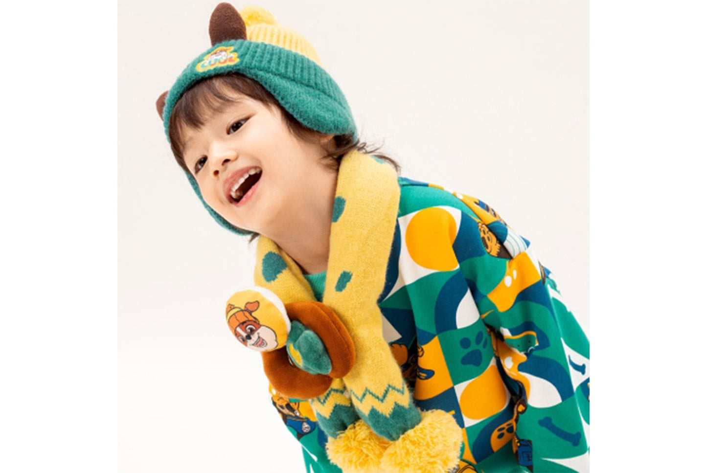 **Children's Hat and Scarf Two-Piece Set**