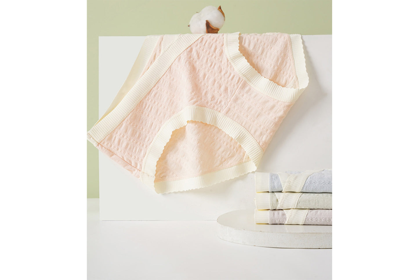 **Comfortable, Breathable, Low-Rise, Large-Size Seamless Maternity Briefs**