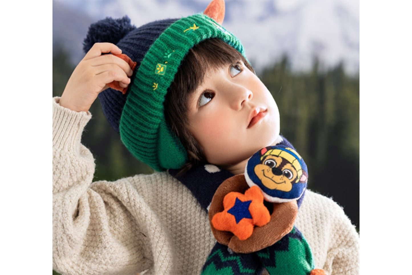 **Children's Hat and Scarf Two-Piece Set**