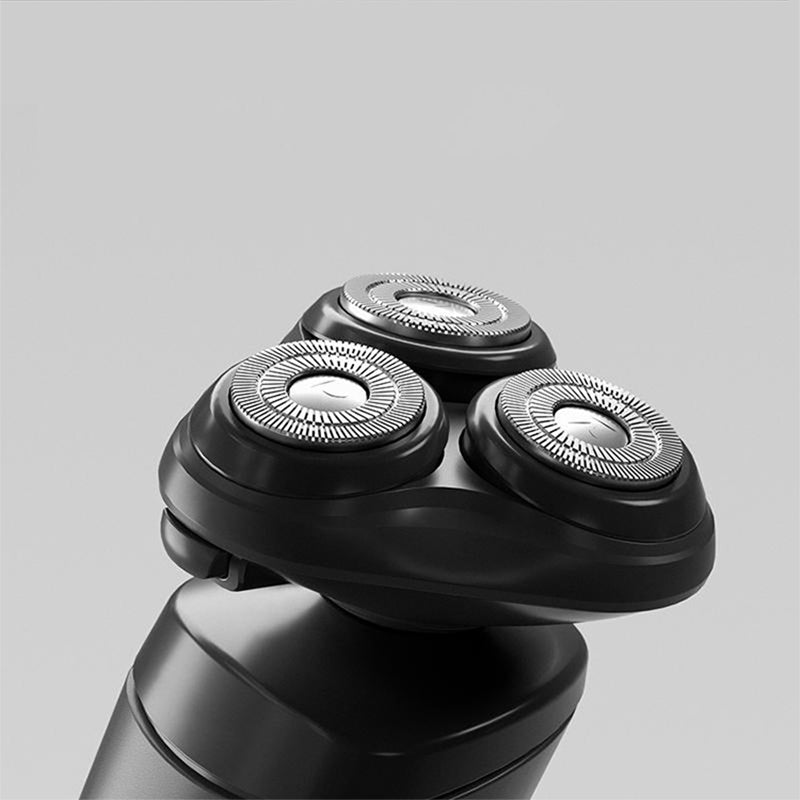 Men's three-blade shaver