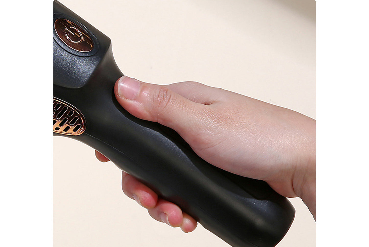Handheld cordless vacuum cleaner