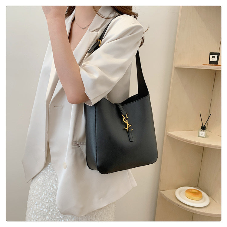 # Trendy Large-Capacity Bucket Bag (Shoulder/Crossbody)