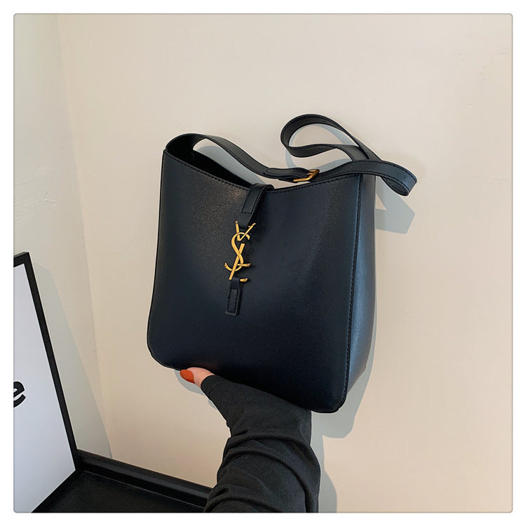 # Trendy Large-Capacity Bucket Bag (Shoulder/Crossbody)