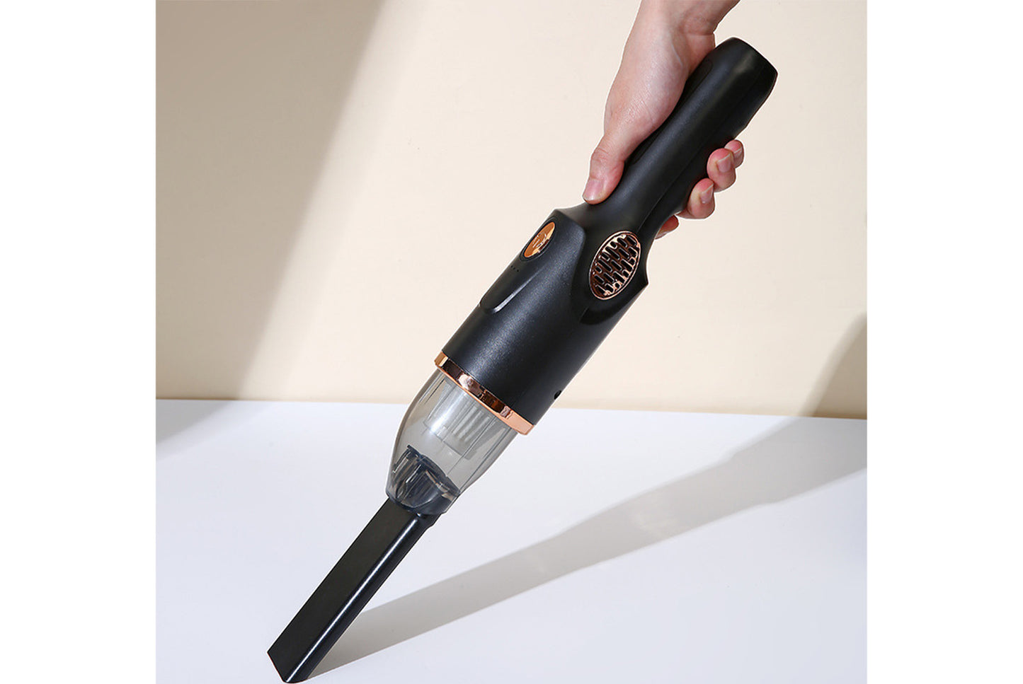 Handheld cordless vacuum cleaner